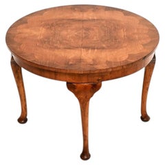 Table d'appoint / table basse ancienne en ronce de noyer