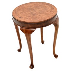 Table d'appoint ancienne en ronce de noyer par Maple & Co.