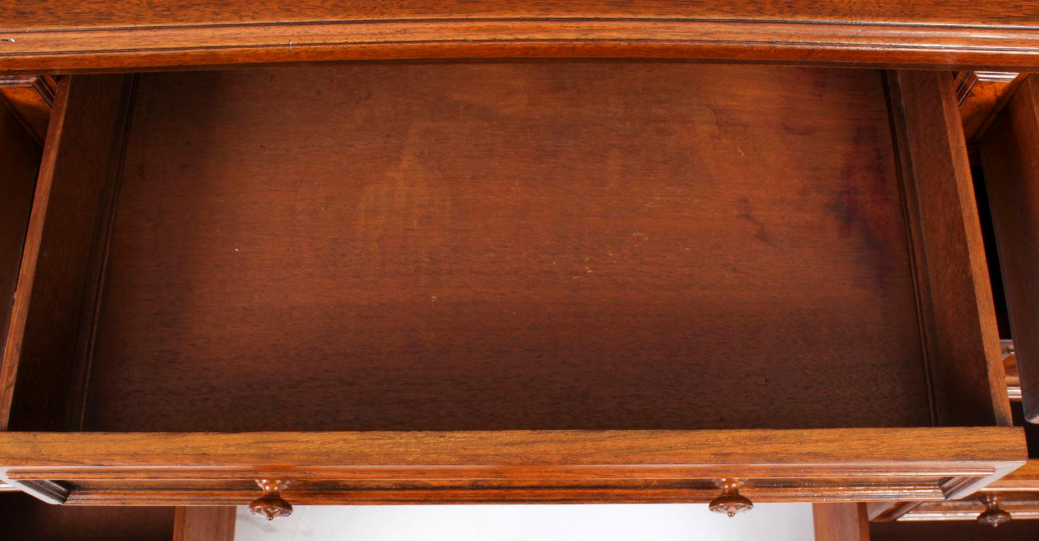 Antique Burr Walnut Pedestal Desk by Gillow & Co 19th Century For Sale 7