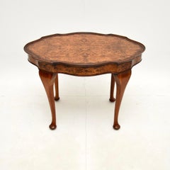 Table basse ancienne en ronce de noyer avec croûte à tarte