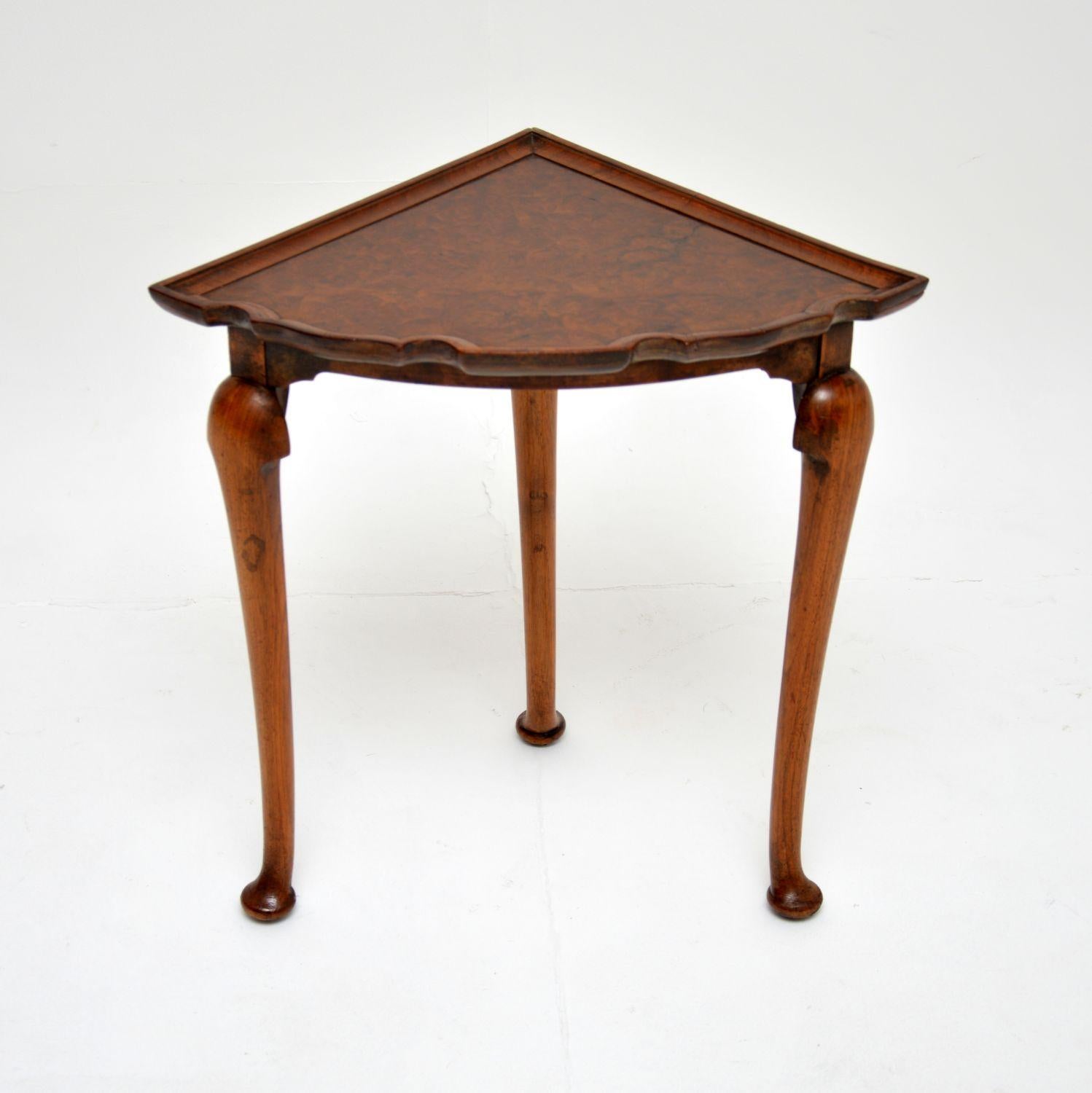 Early 20th Century Antique Burr Walnut Pie Crust Nesting Coffee Table For Sale