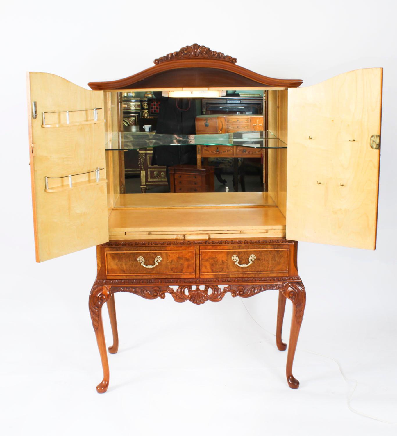Ancienne armoire à cocktails en ronce de noyer Queen Anne Bar à boissons sec 20ème siècle en vente 6