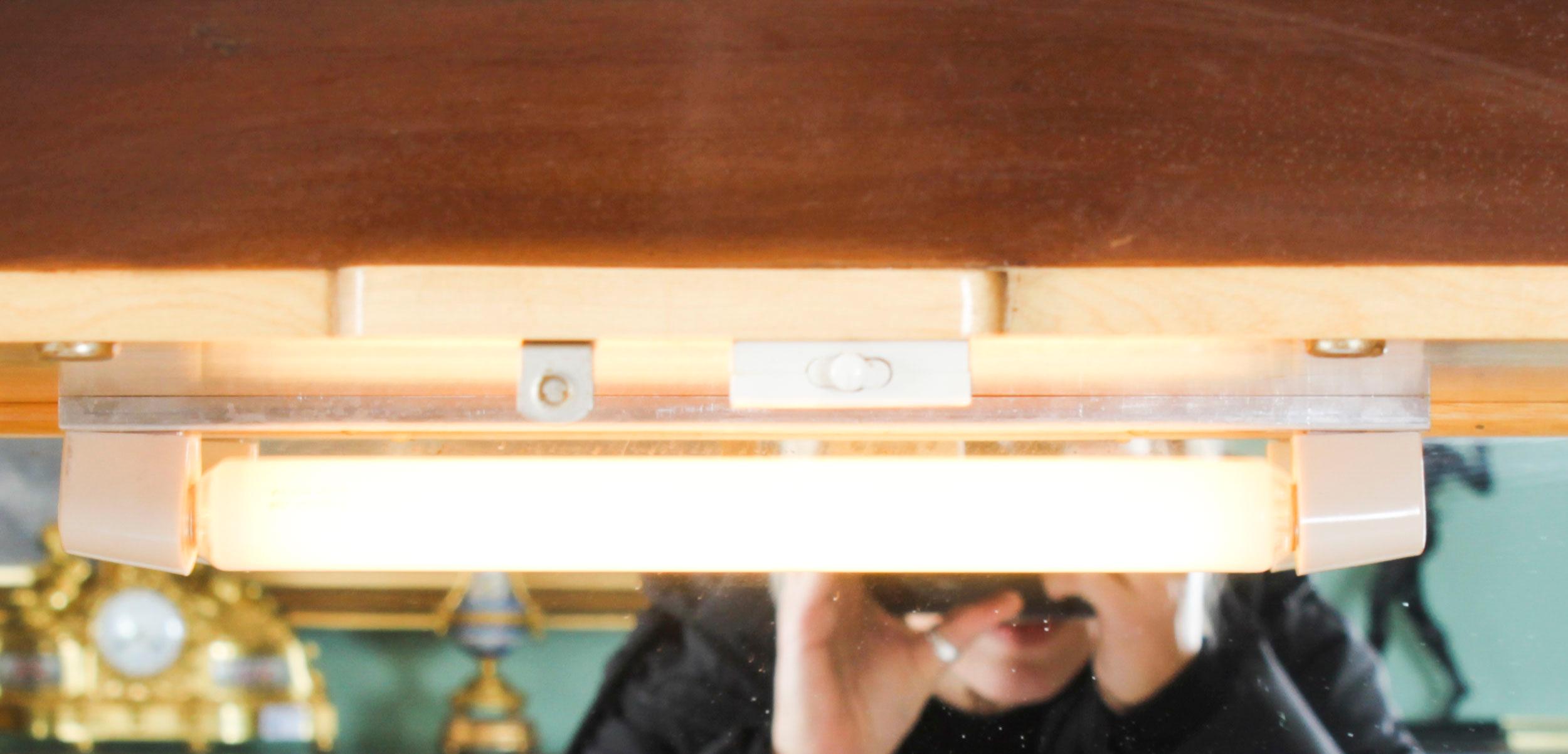 Ancienne armoire à cocktails en ronce de noyer Queen Anne Bar à boissons sec 20ème siècle en vente 8