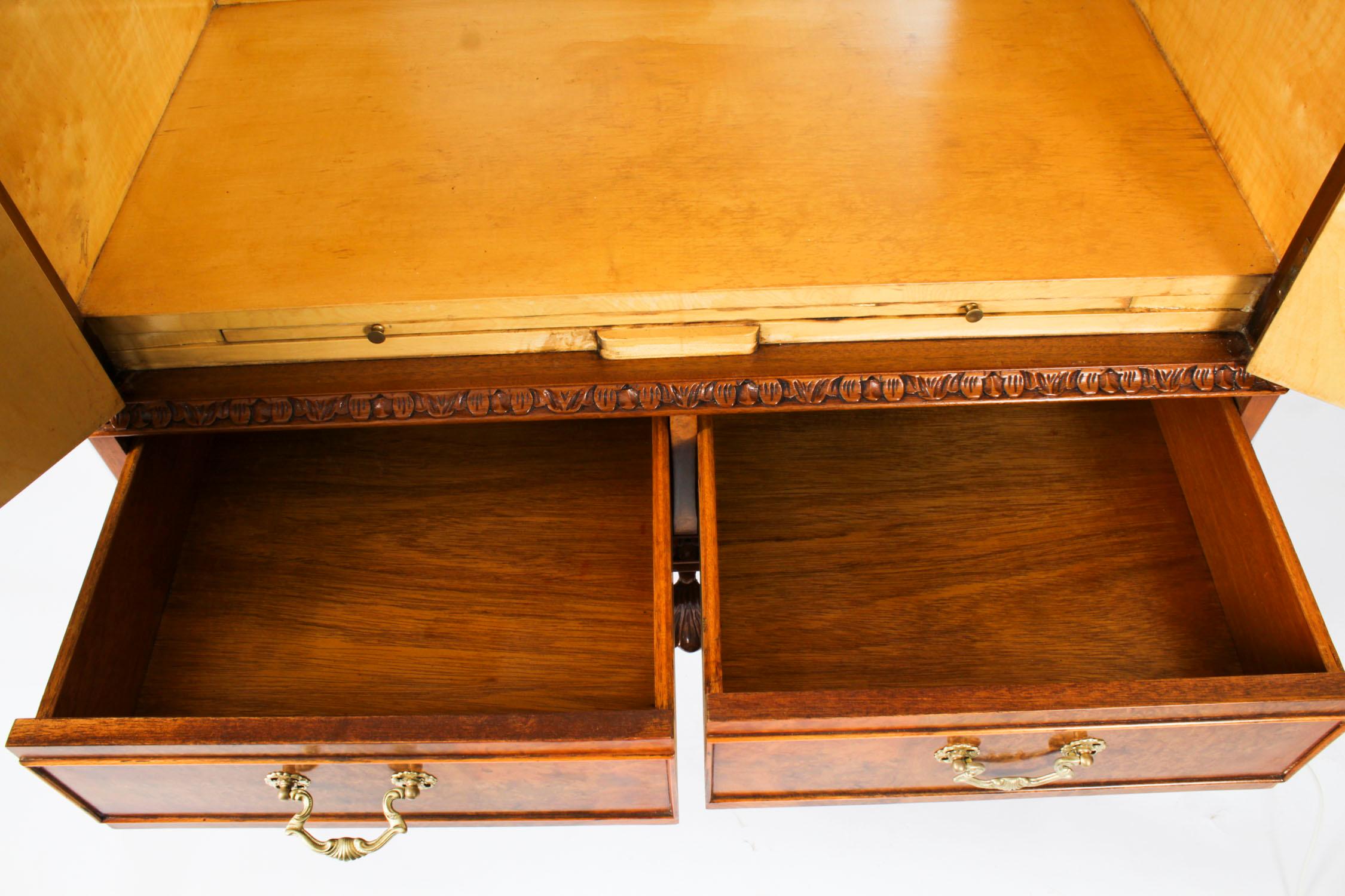 Ancienne armoire à cocktails en ronce de noyer Queen Anne Bar à boissons sec 20ème siècle en vente 11