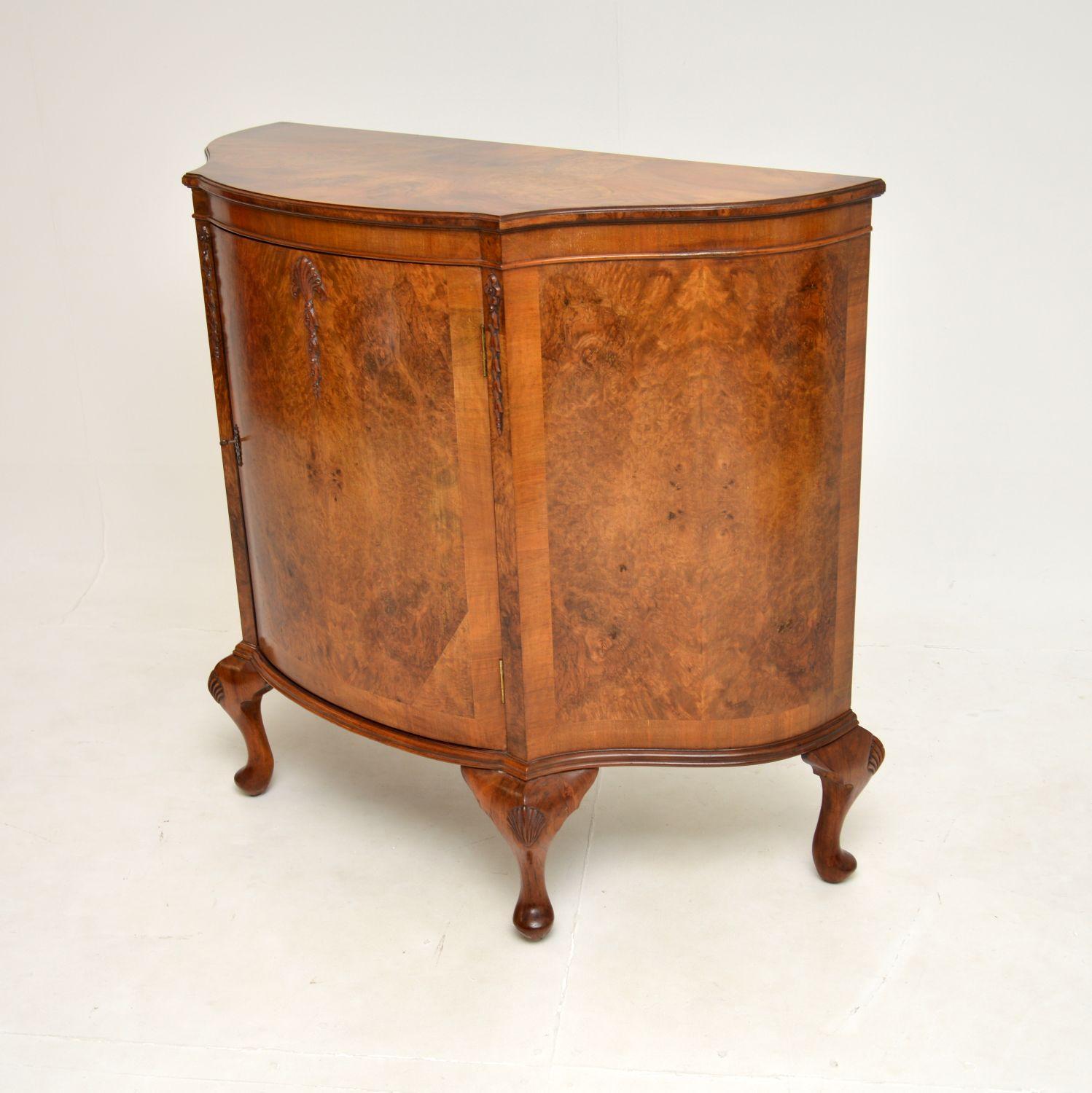 Early 20th Century Antique Burr Walnut Queen Anne Style Cabinet For Sale