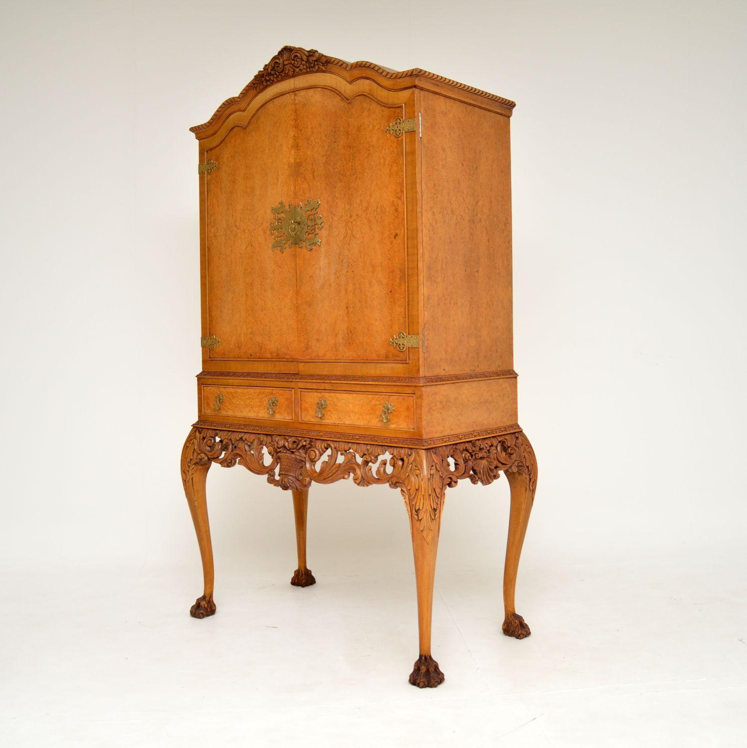 Antique Burr Walnut Queen Anne Style Cocktail Drinks Cabinet In Good Condition In London, GB