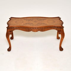 Table basse ancienne de style Queen Anne en ronce de noyer