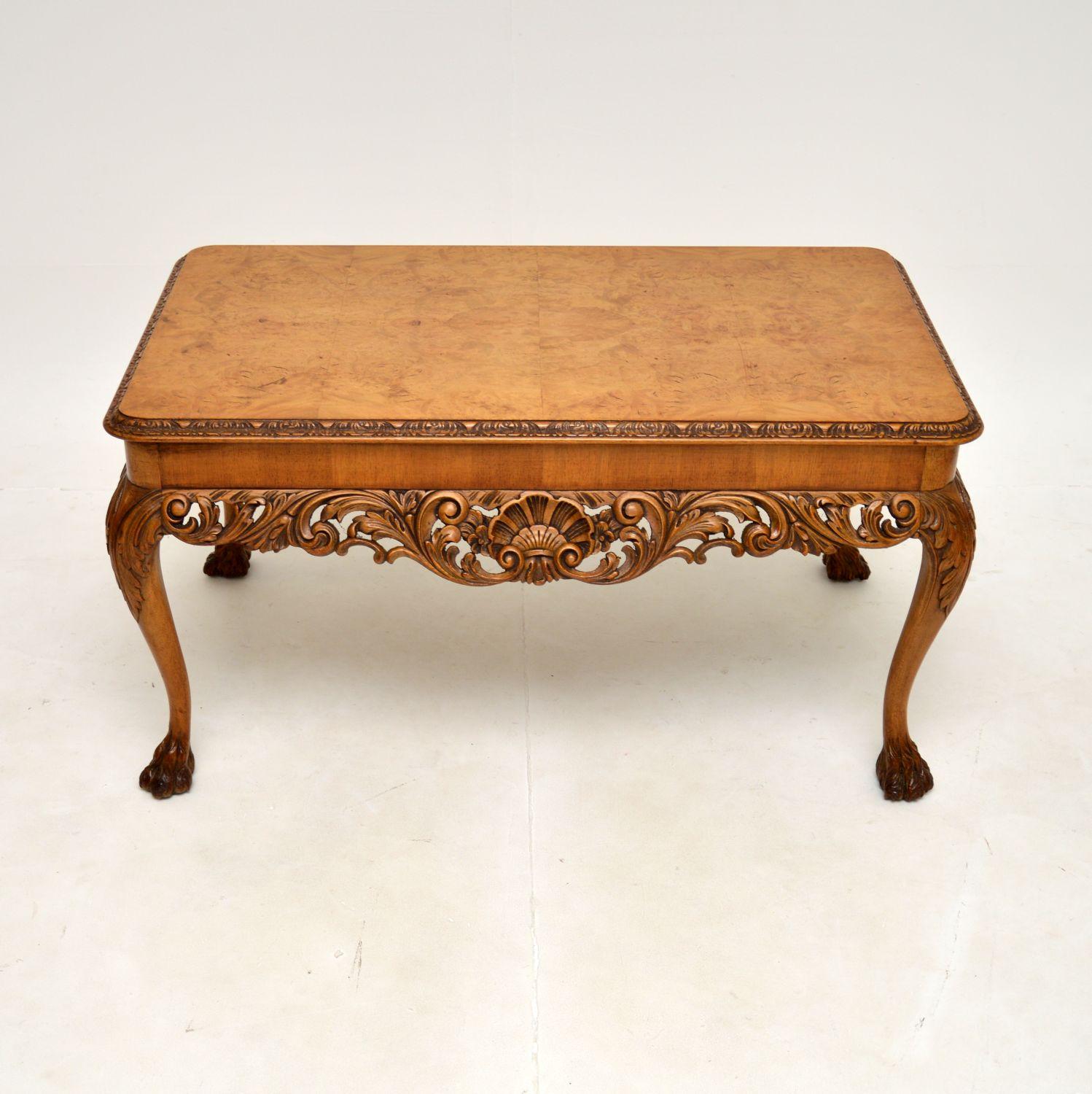 A beautiful and extremely well made antique burr walnut Queen Anne style coffee table. This was made in England, it dates from around the 1920’s.

The quality is exceptional, this has stunning burr walnut grain patterns and a gorgeous colour tone.