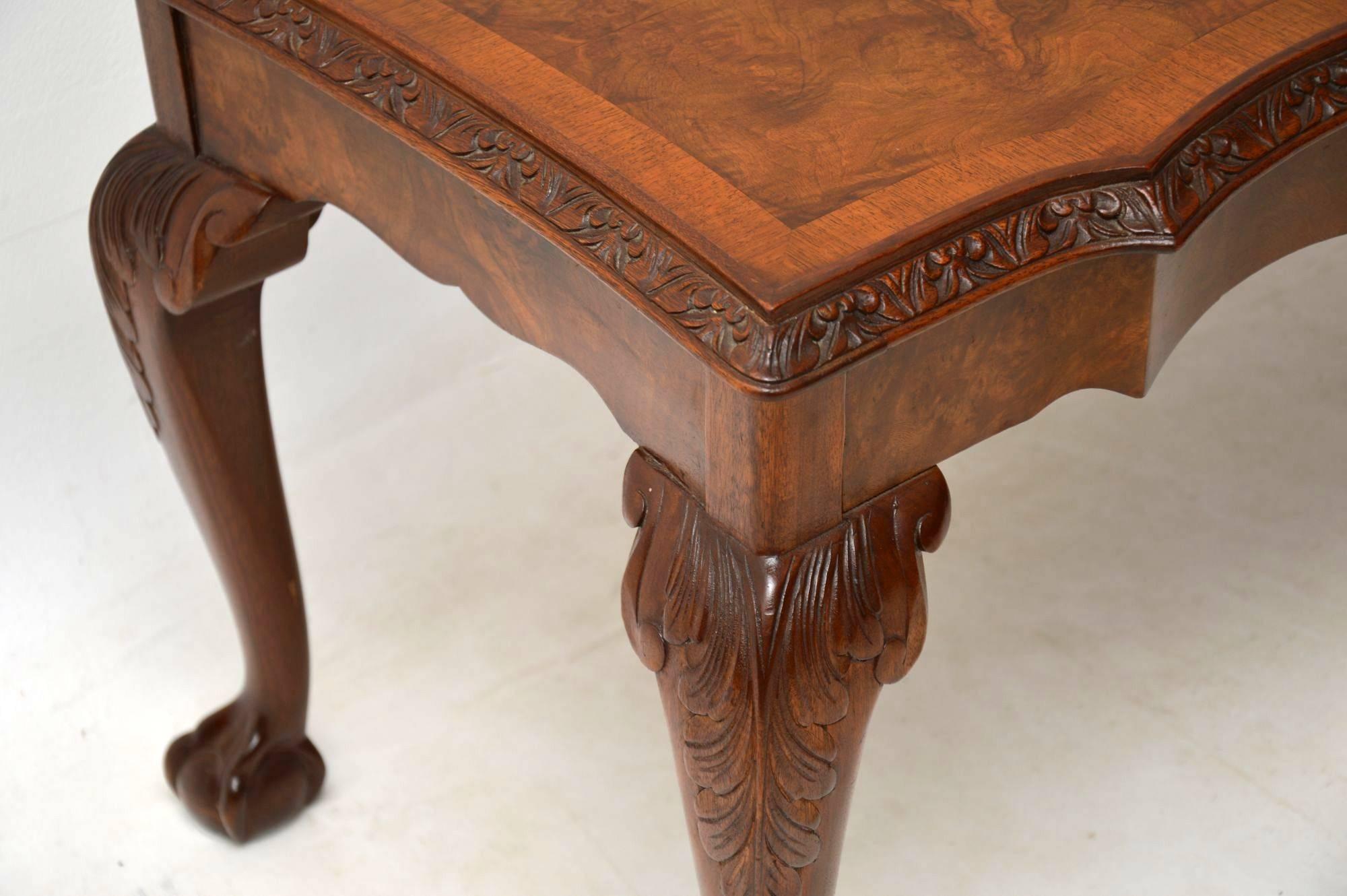 queen anne style table