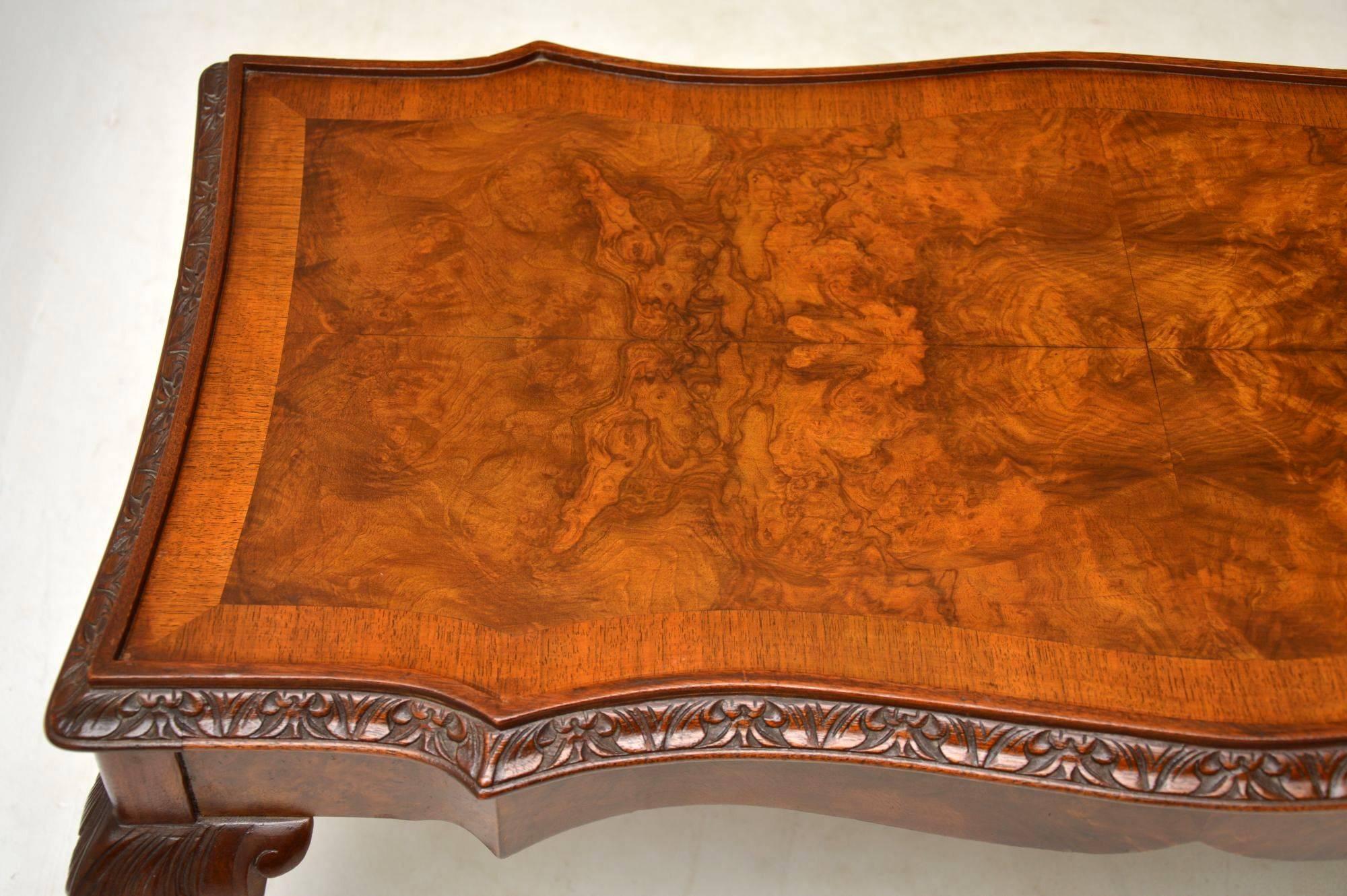 Antique Burr Walnut Queen Anne Style Coffee Table In Excellent Condition In London, GB