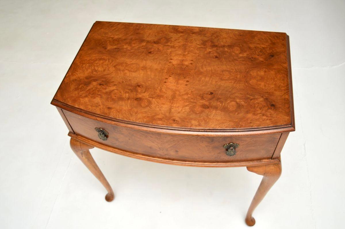 Antiker Queen Anne Konsolentisch / Beistelltisch aus Wurzelholz im Angebot 1