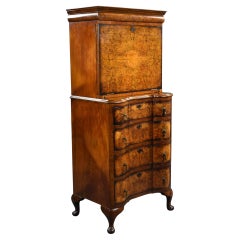 Escritoire ancien en ronce de noyer de style Queen Anne