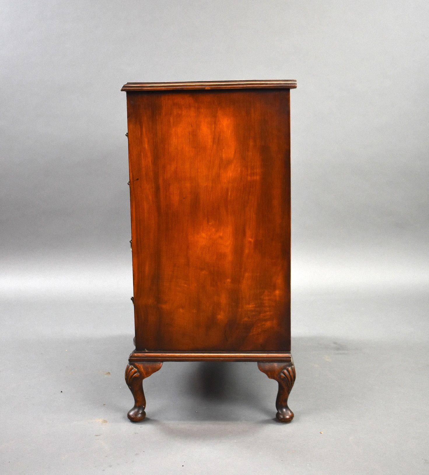 Antique Burr Walnut Serpentine Chest of Drawers For Sale 2