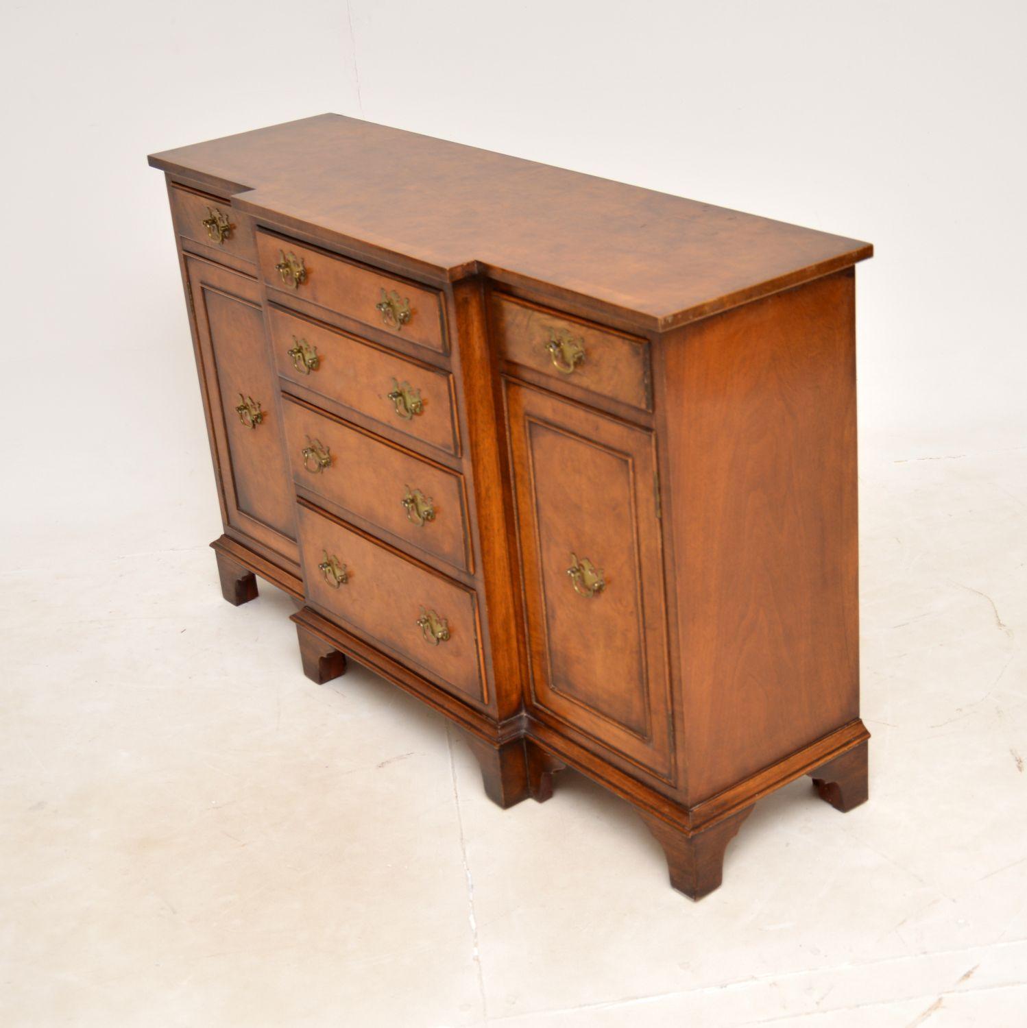 Antique Burr Walnut Small Breakfront Sideboard In Good Condition For Sale In London, GB
