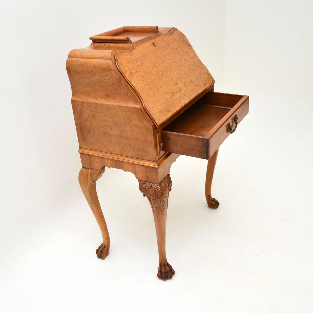 Antique Burr Walnut Writing Bureau In Good Condition For Sale In London, GB