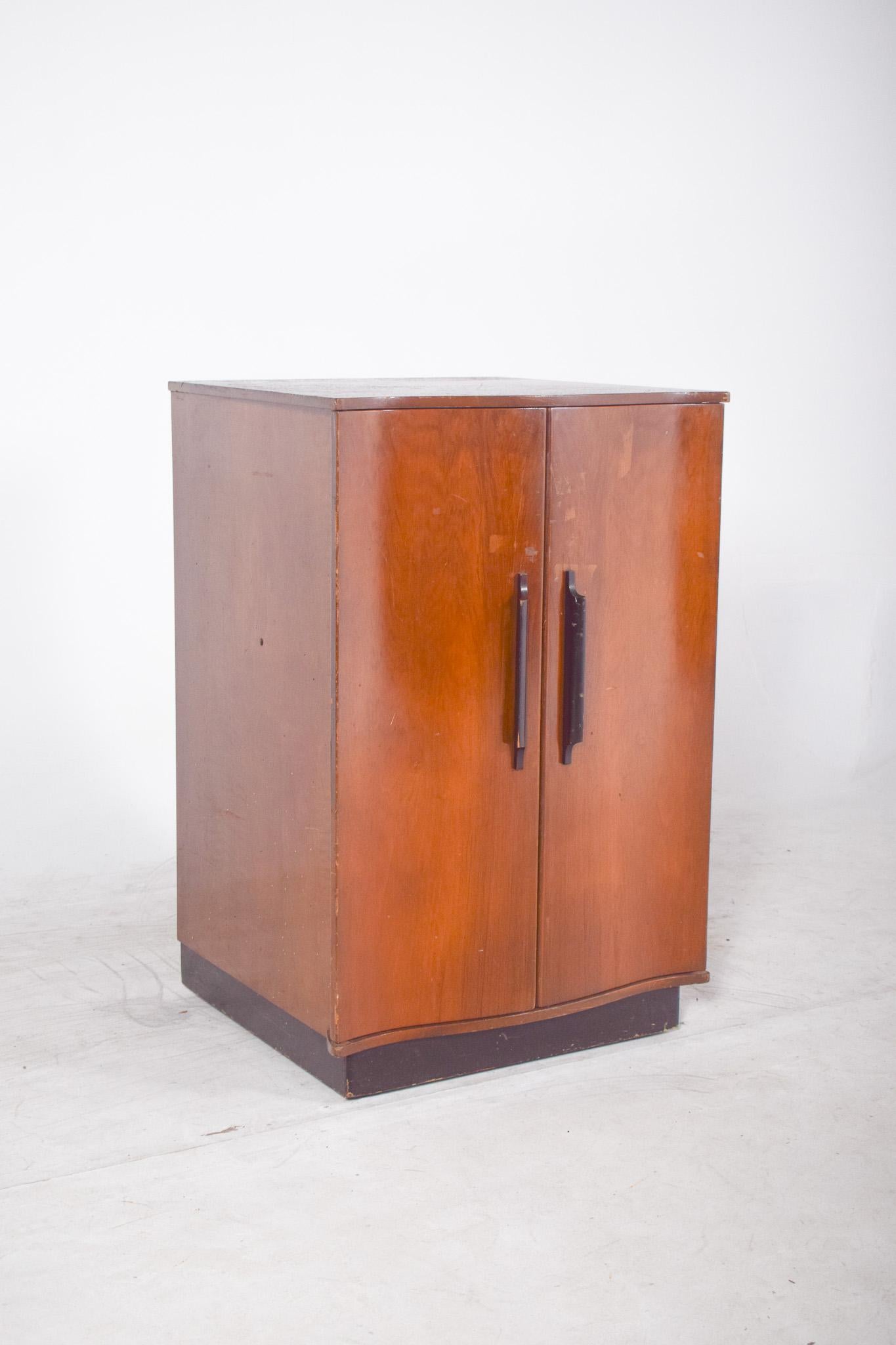 Mid-Century Modern Ancien meuble de télévision pour radio Bush en vente