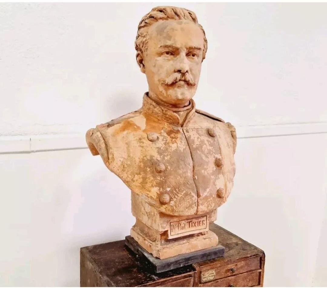 Antique Bust by Albert Ernest Carrier Belleuse in vendita 3