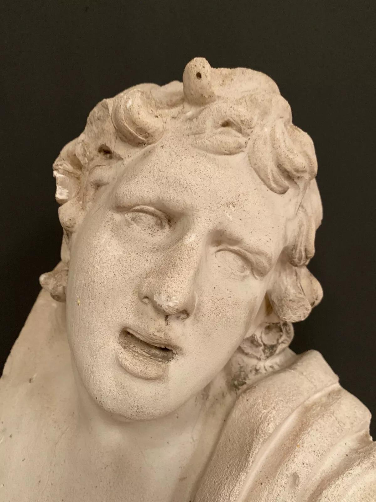 Busto antico in pietra ricomposta di Delor XX secolo in vendita 5