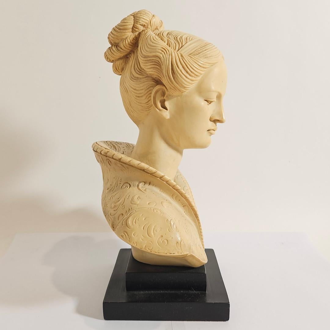 Busto Antiguo De Mujer Castellana En Resina Jaspeada Por A.GIANNELLI 1940 Italiano en venta