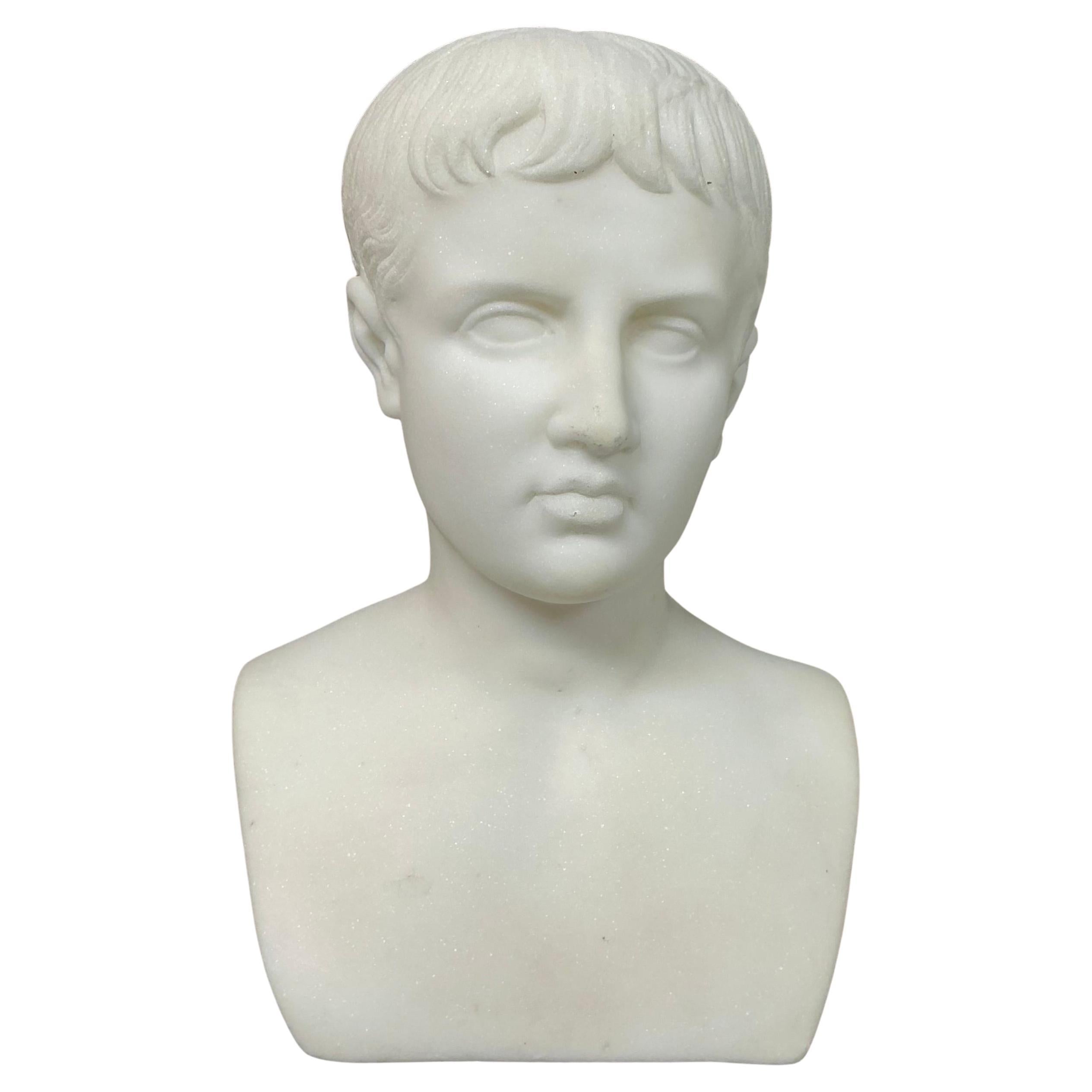 Antico busto del giovane Napoleone, marmo di Carrera intagliato