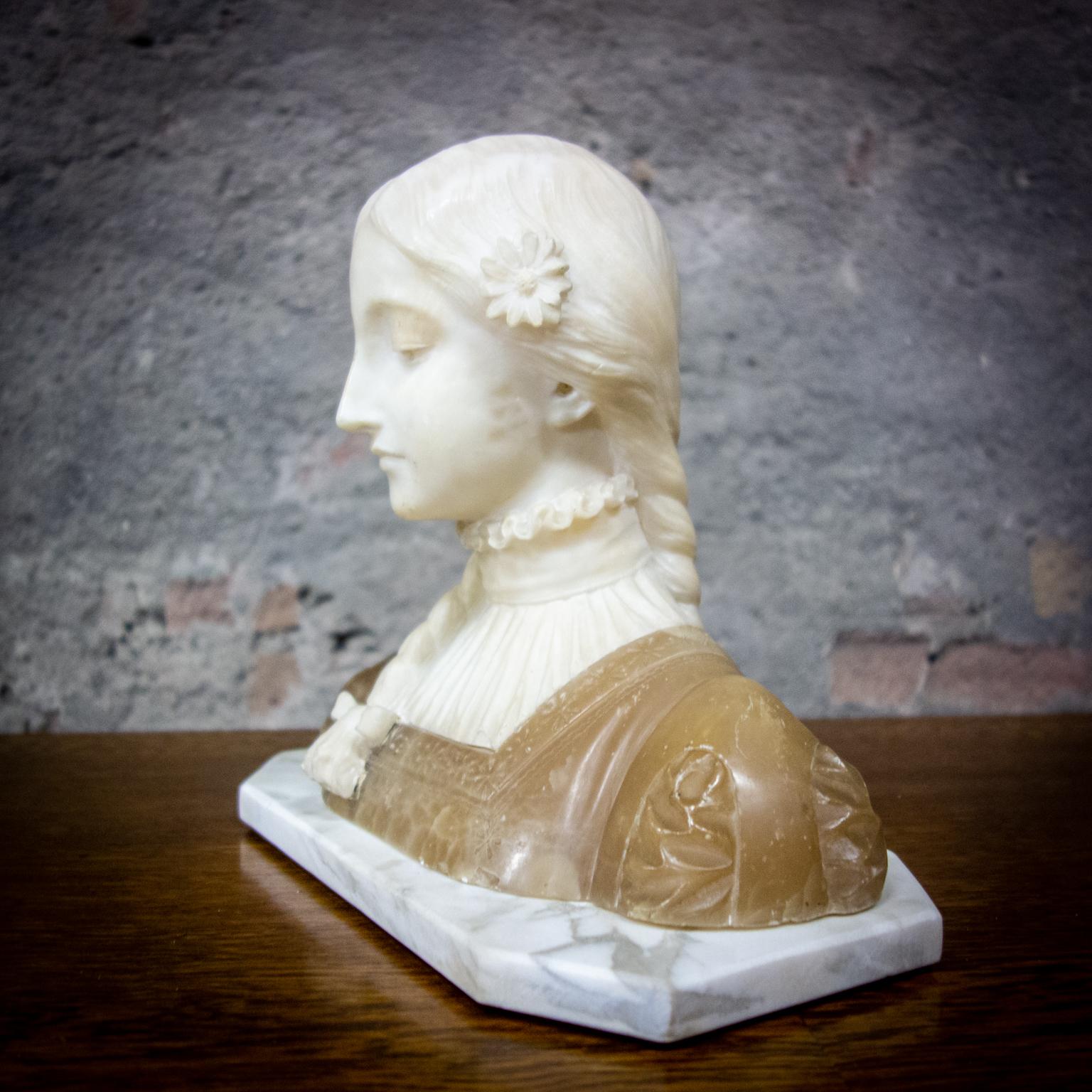 Antique Bust Sculpture of Lady, Marble / Alabaster, France, 1880 In Good Condition For Sale In Nijmegen, Gelderland
