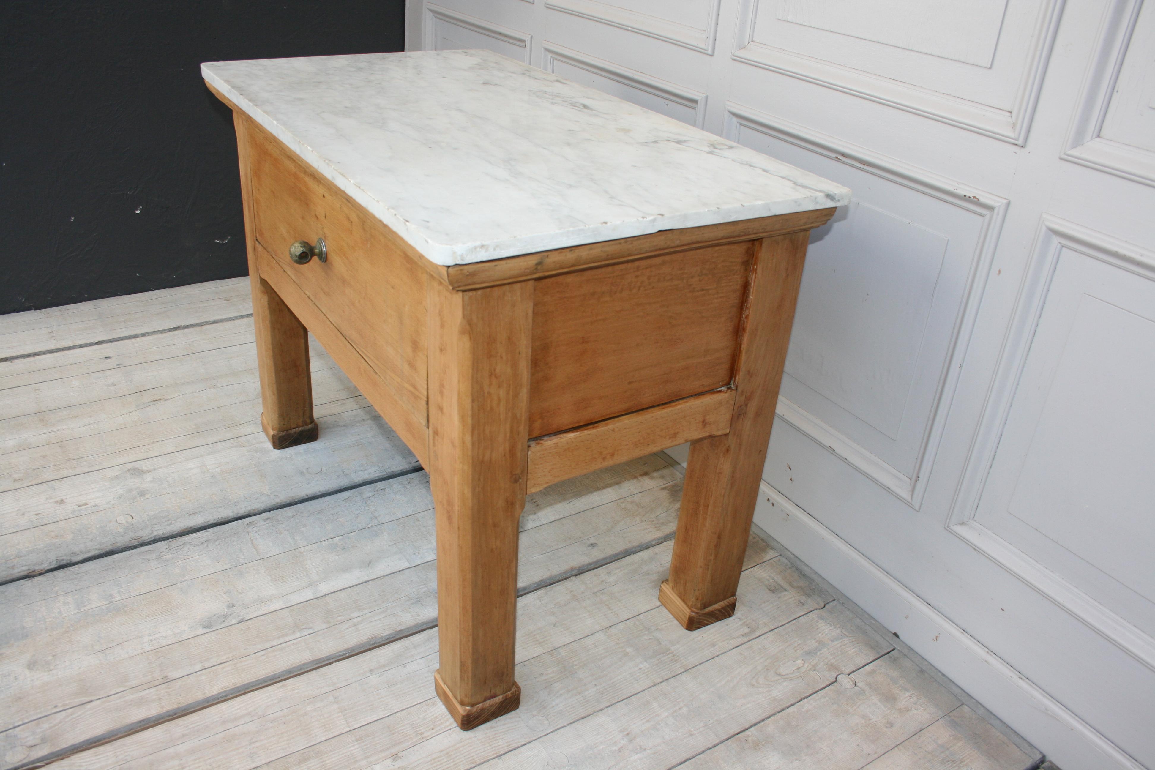 Antique Butcher's Table with Marble Top In Good Condition In Dusseldorf, DE