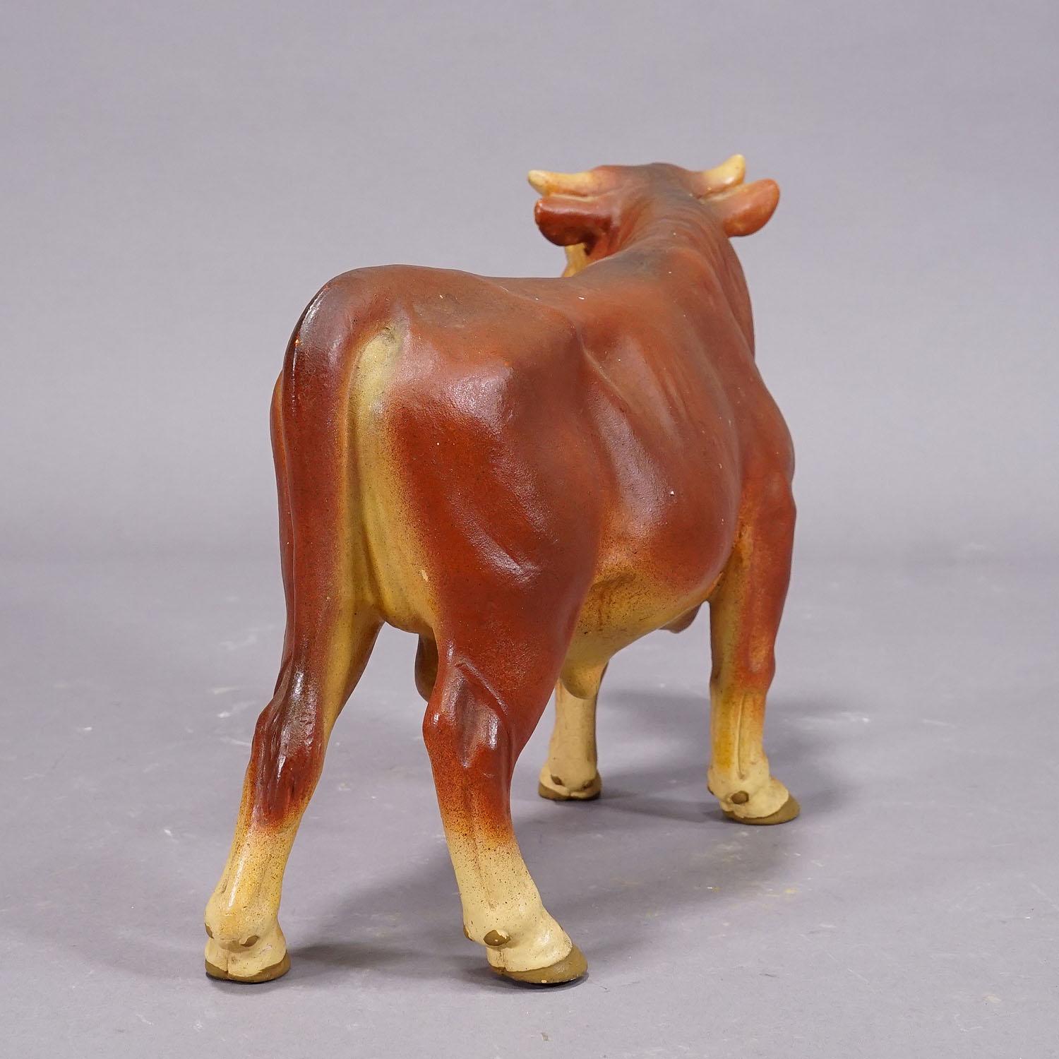 Terre cuite Ancienne décoration de fenêtre de boucherie représentant un bœuf, Allemagne, années 1950 en vente