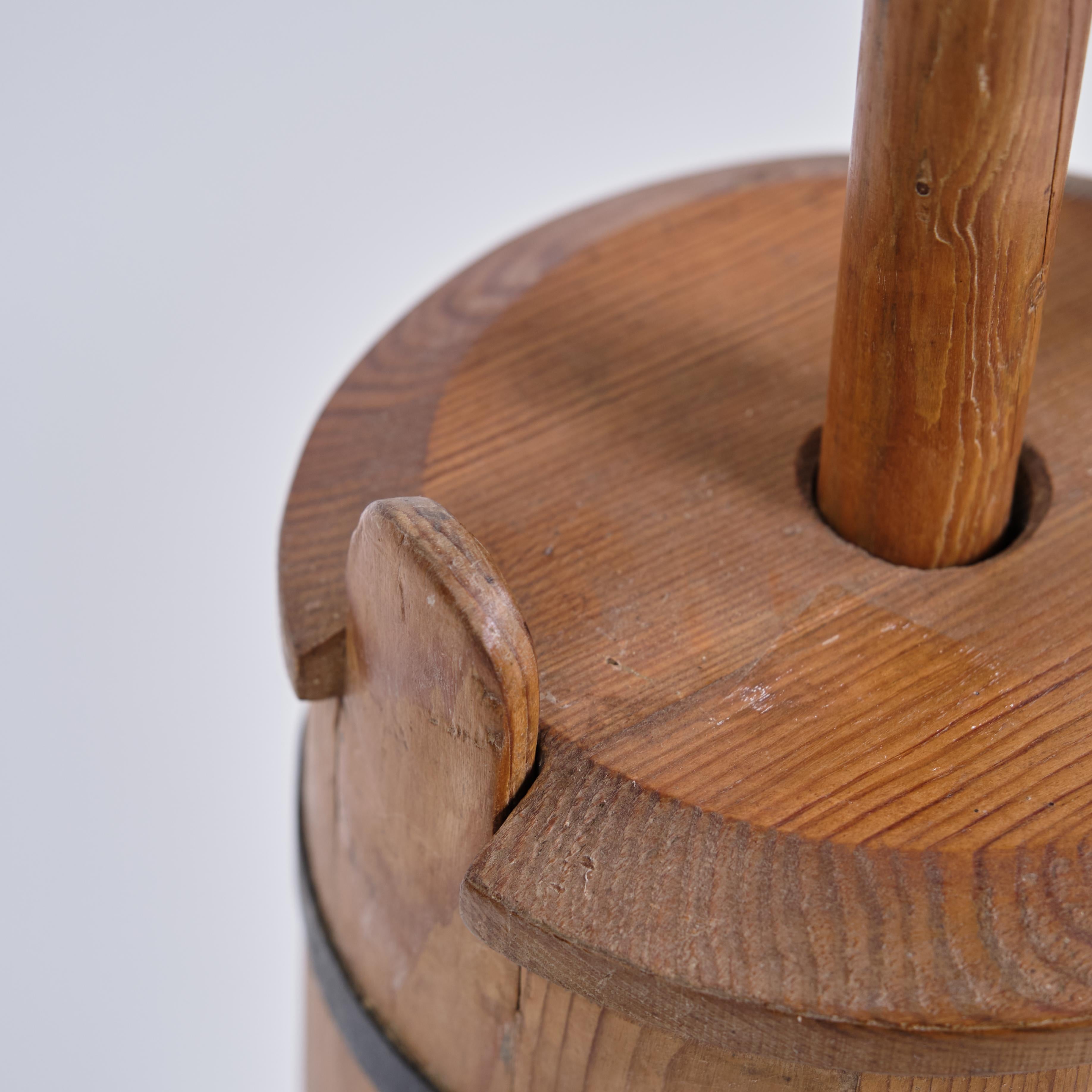 Antique Butter Grinder In Oak & Steel From 1860s For Sale 1