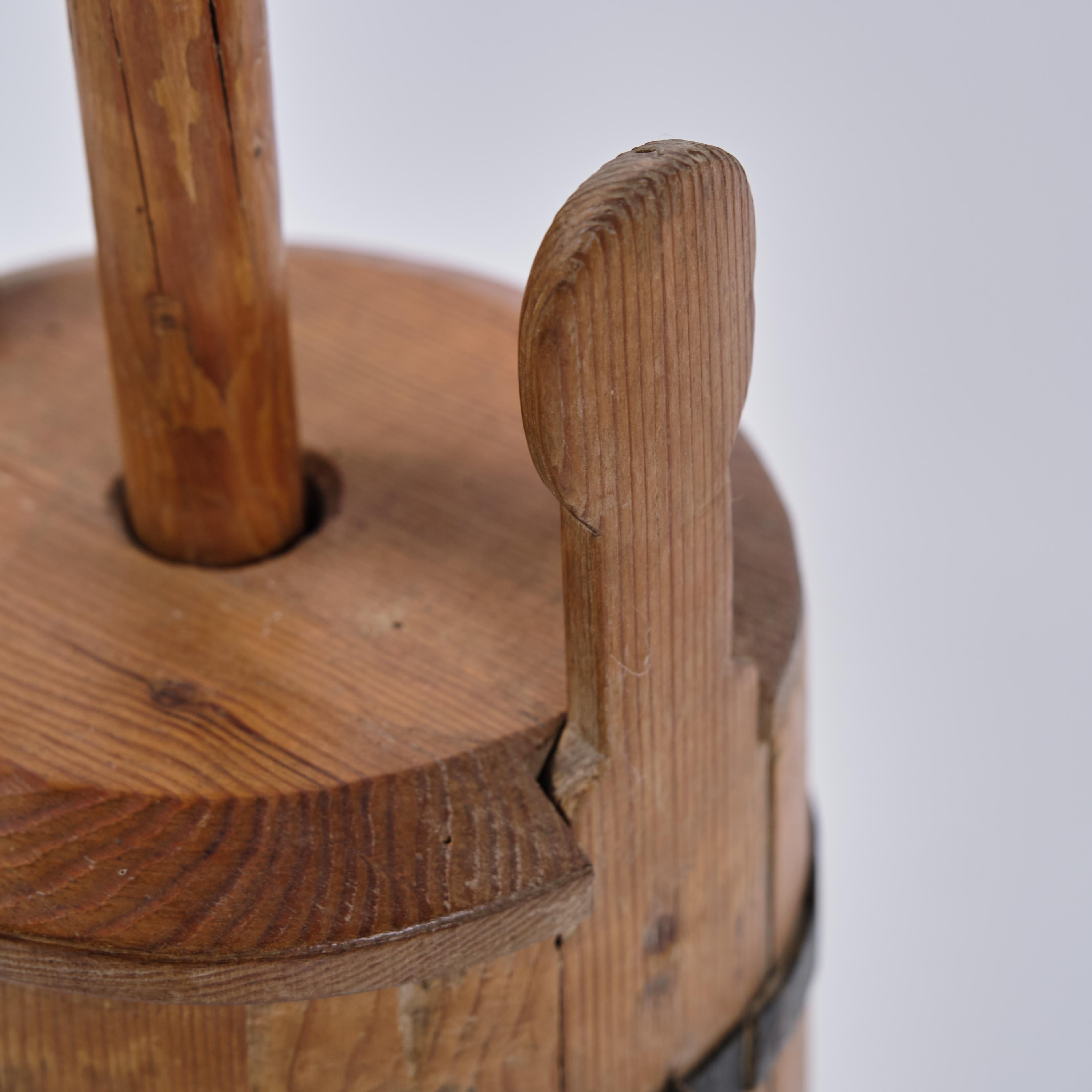 Antique Butter Grinder In Oak & Steel From 1860s For Sale 2