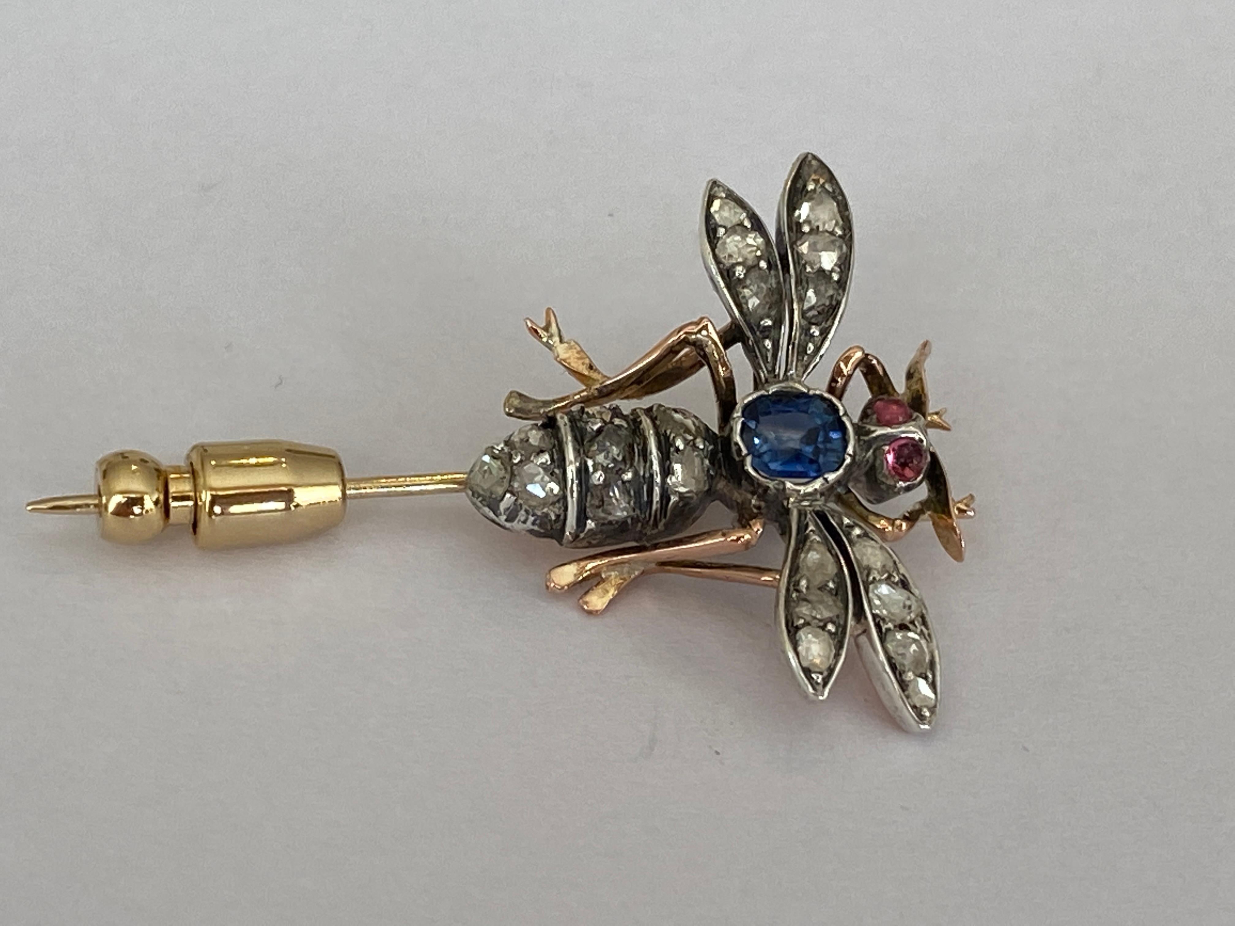  Antike Schmetterlingsbrosche aus Gold/Silber mit Saphiren, Rosendiamanten und Rubin (Rosenschliff) im Angebot