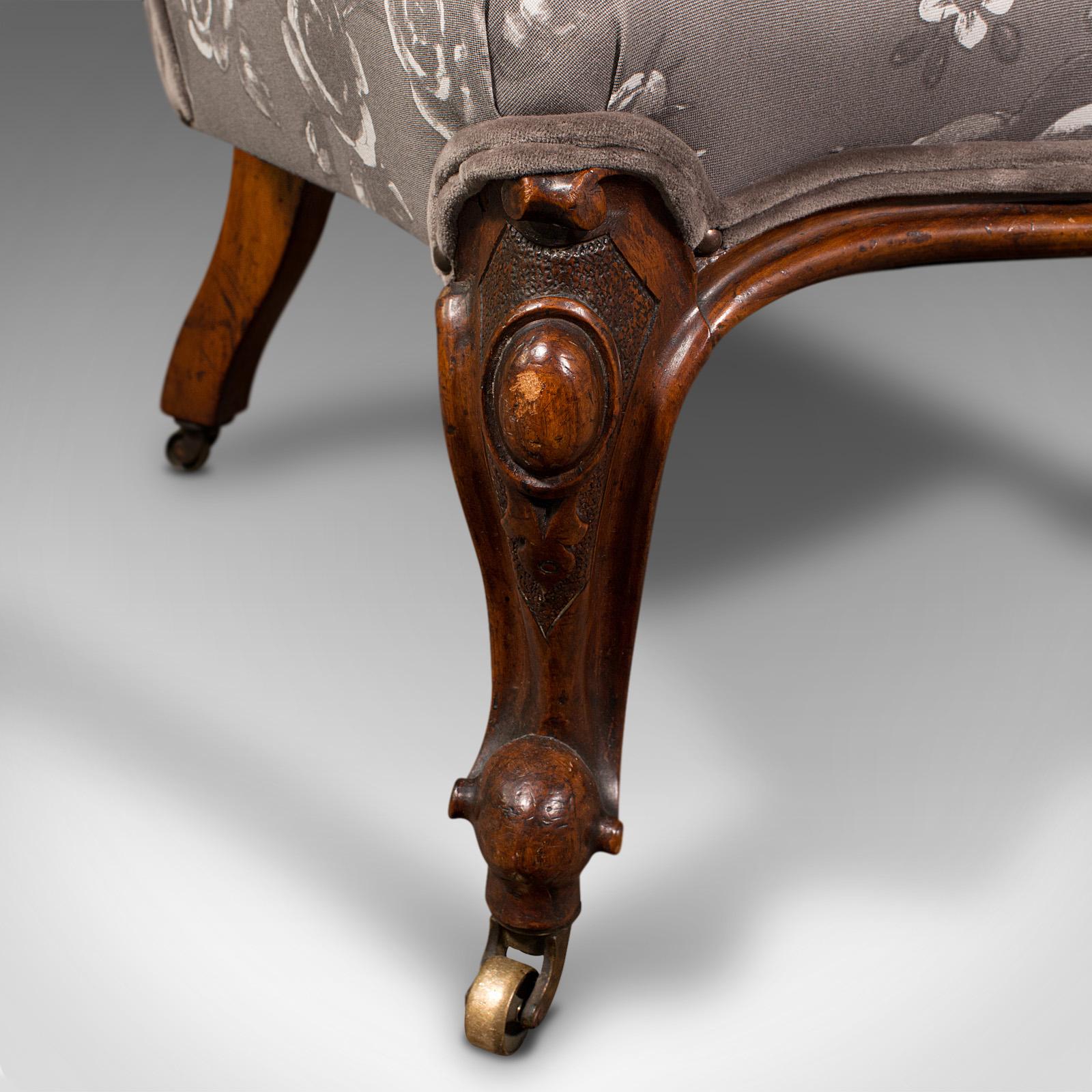 Antique Button Back Salon Chair English Walnut Spoon Seat Victorian circa 1840 For Sale 5