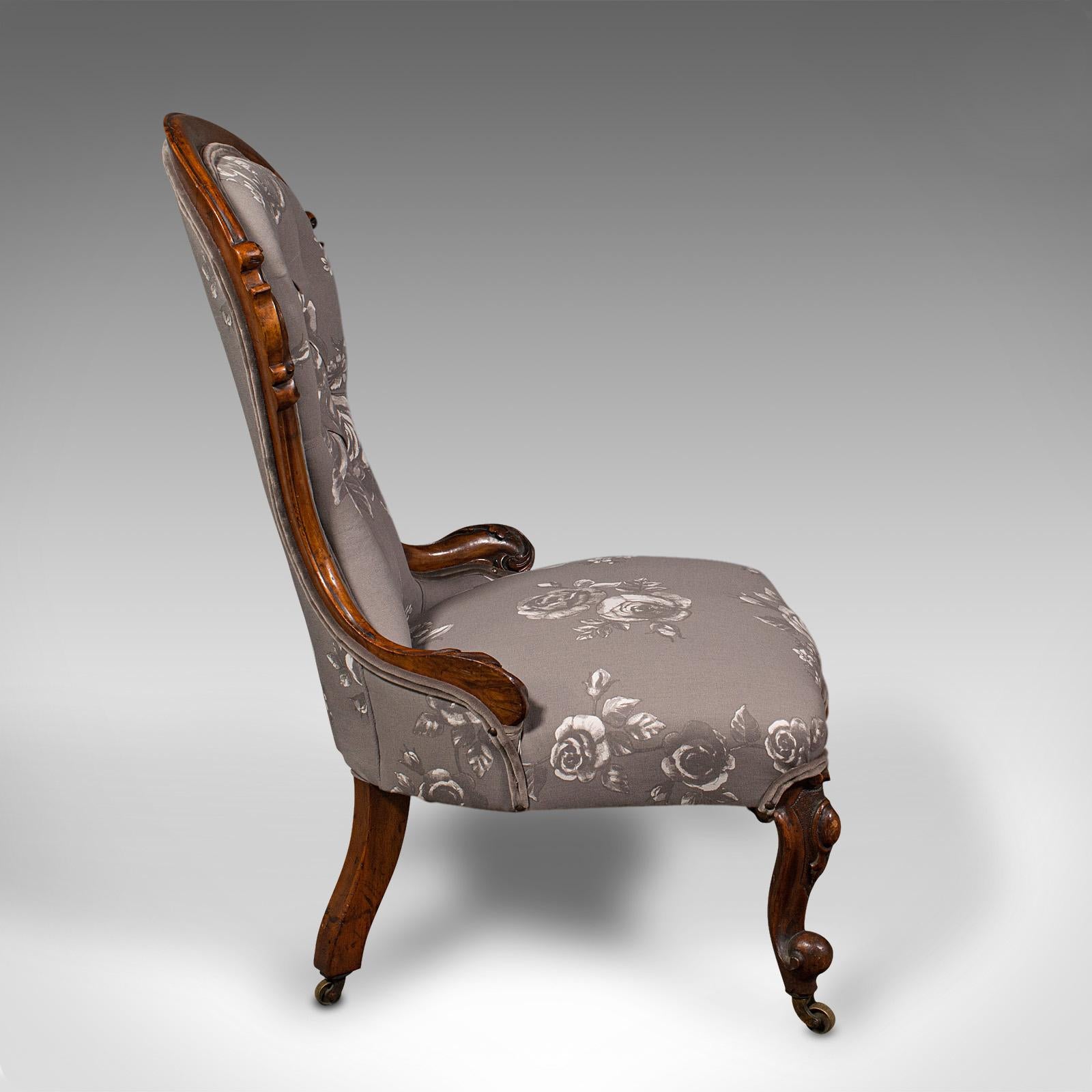 Britannique Fauteuil de salon ancien à dossier boutonné, anglais, noyer, cuillère, assise, style victorien, vers 1840 en vente