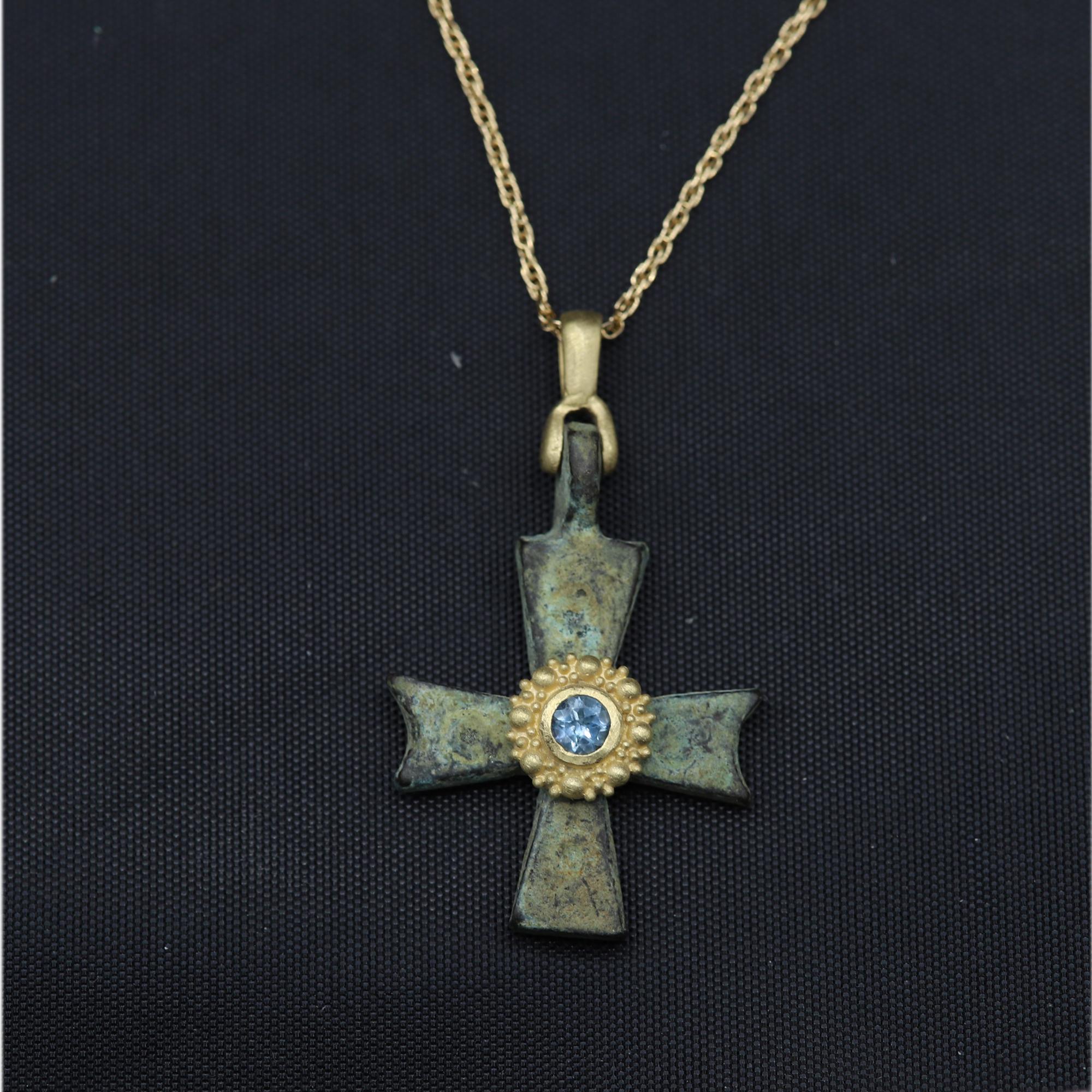 Antikes byzantinisches Kreuz-Set aus 18 Karat Gelbgold und Aquamarin mit römischem Kreuz im Zustand „Neu“ in Brooklyn, NY