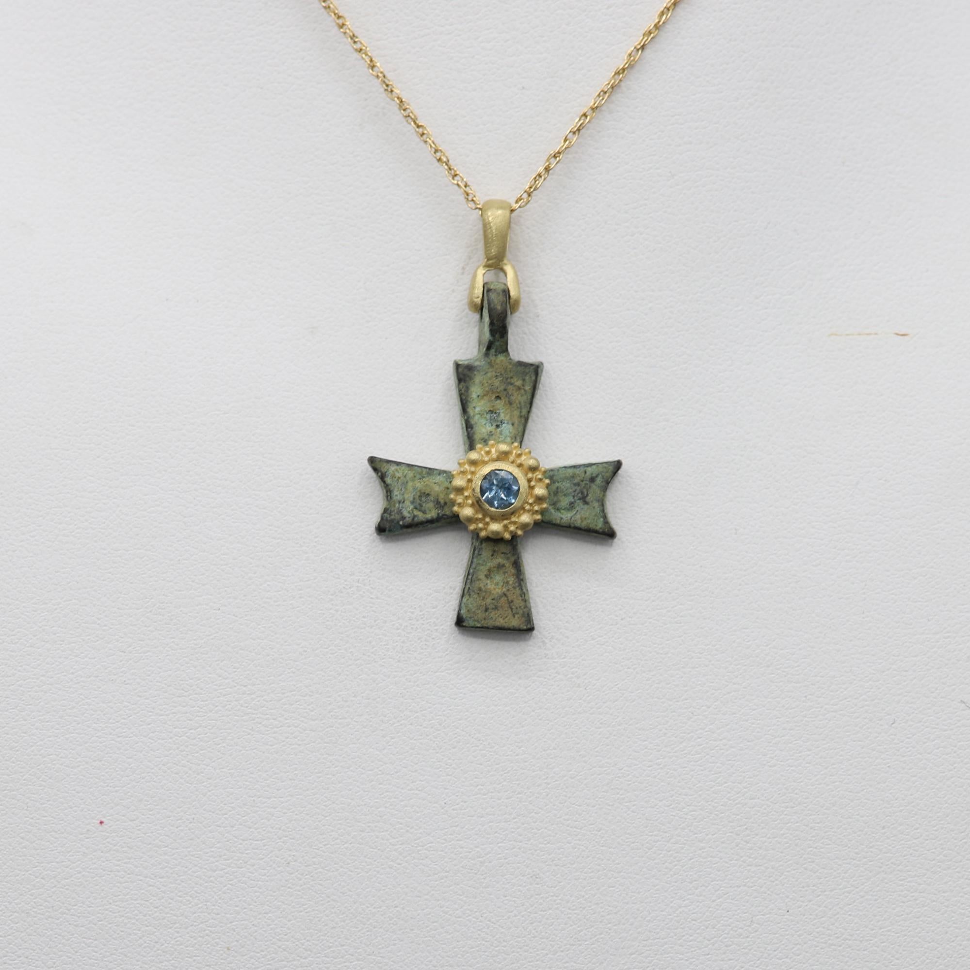 Antikes byzantinisches Kreuz-Set aus 18 Karat Gelbgold und Aquamarin mit römischem Kreuz 1