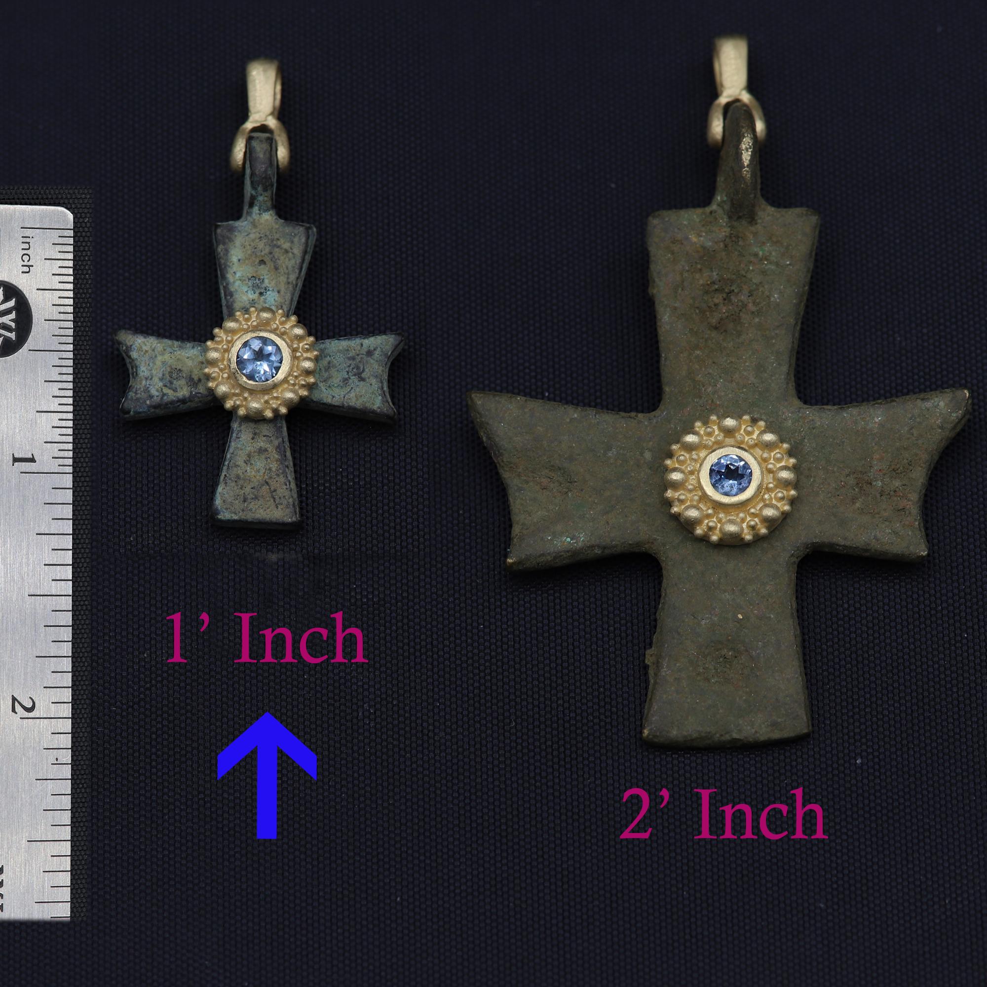 Antikes byzantinisches Kreuz-Set aus 18 Karat Gelbgold und Aquamarin mit römischem Kreuz 2