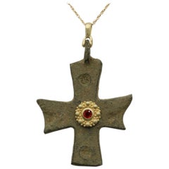 Byzantinisches Kreuz im antiken Stil 18 Karat Gold & roter Saphir Edelstein(#15)