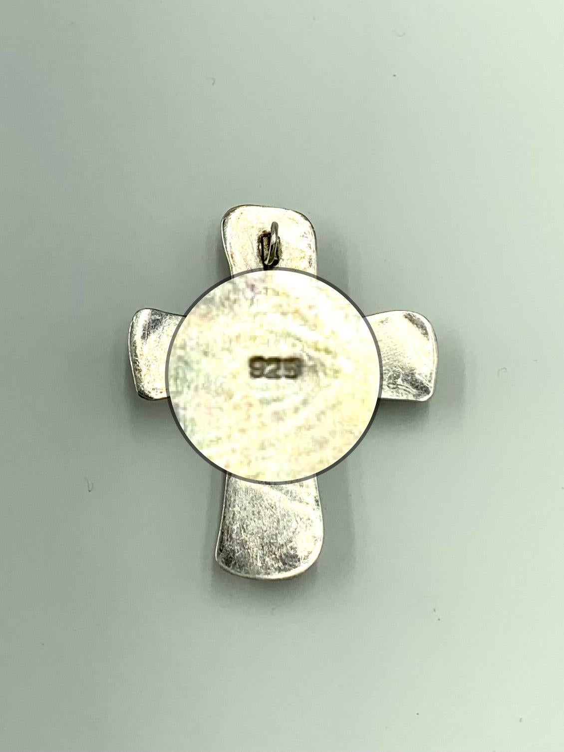 XIXe siècle Pendentif croix en argent sterling antique de style byzantin en vente