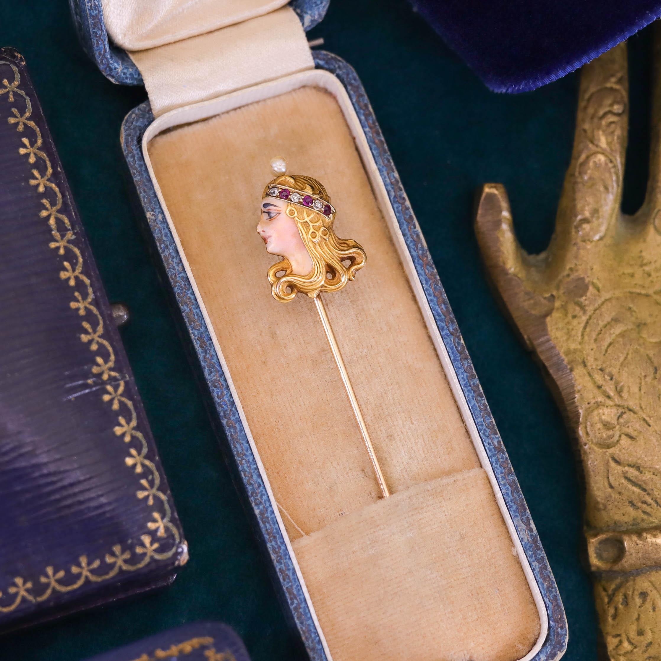 Antique Byzantine Woman Stickpin of 14k Gold For Sale 1