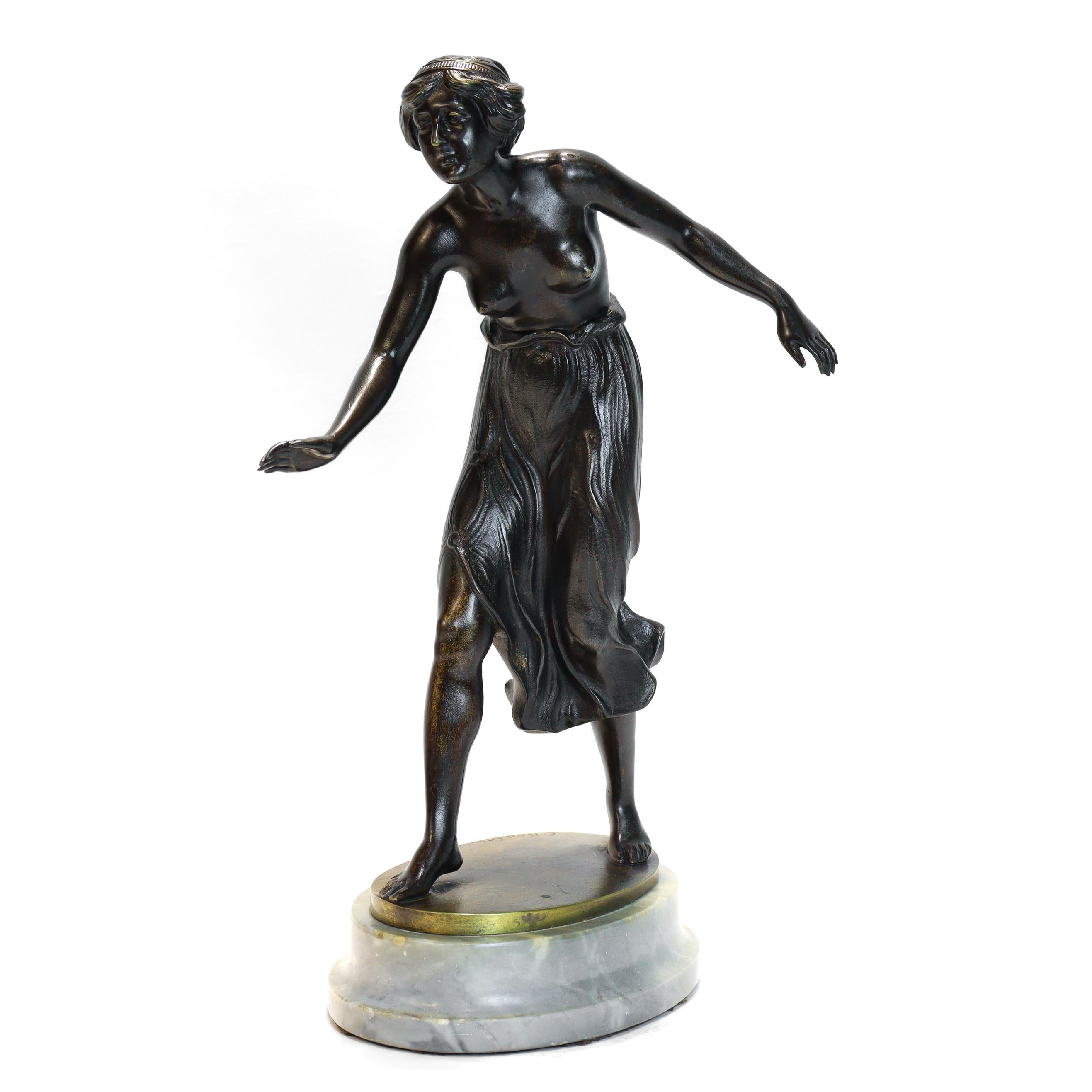 Una bella scultura in bronzo antico.

A cura di A.I.C..

Intitolata 
