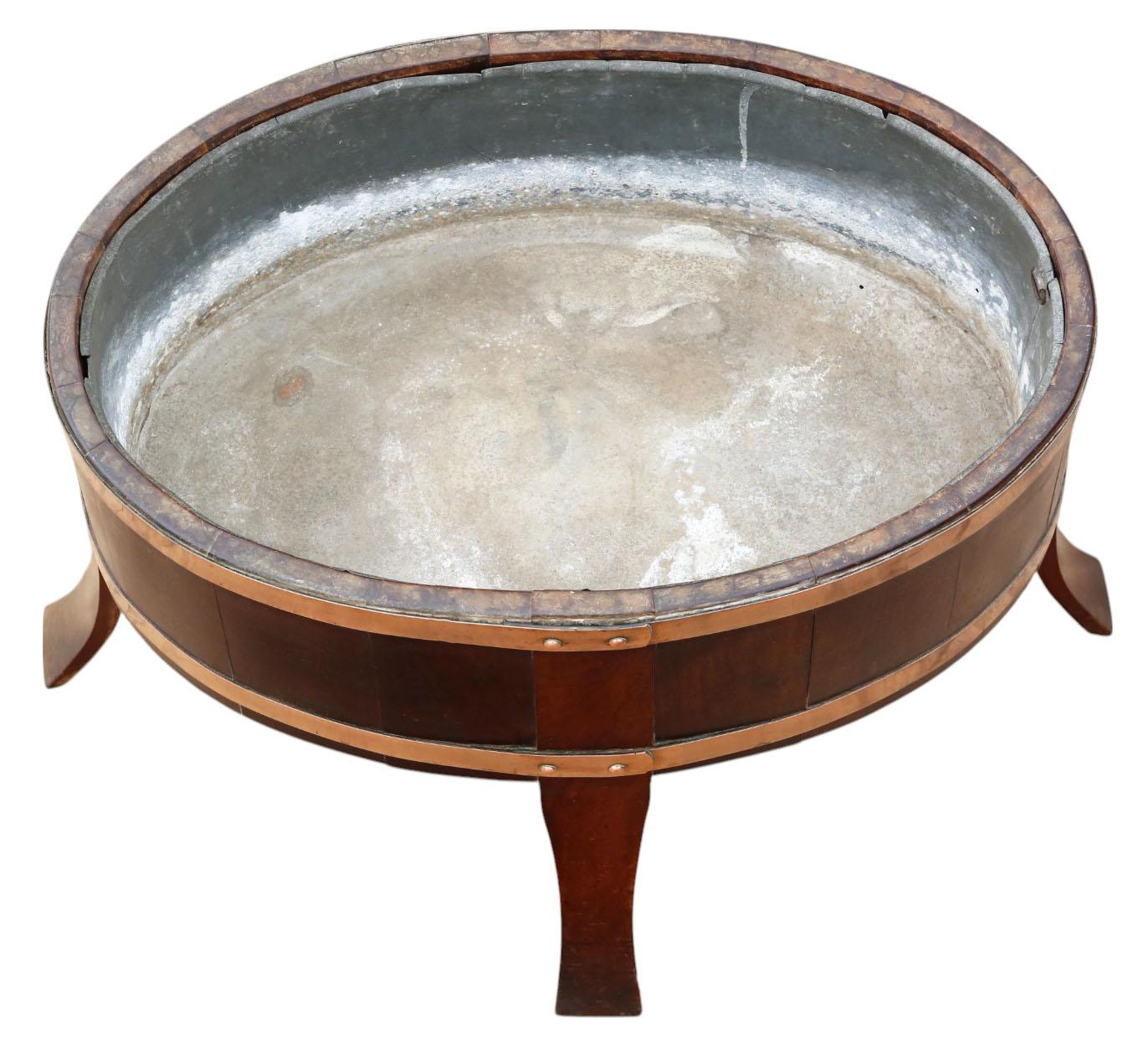 Cuivre Ancien A.I.C. C.C. en acajou géorgien et laiton, refroidisseur à vin, jardinière ou panier à bûches en vente