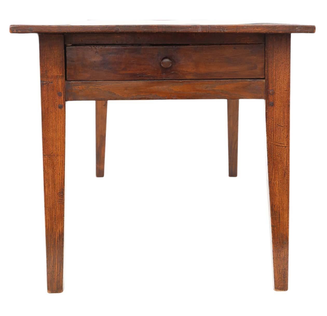 Antiquity c.1800 Oak Farmhouse Dining Table de cuisine de qualité avec tiroirs en vente 2
