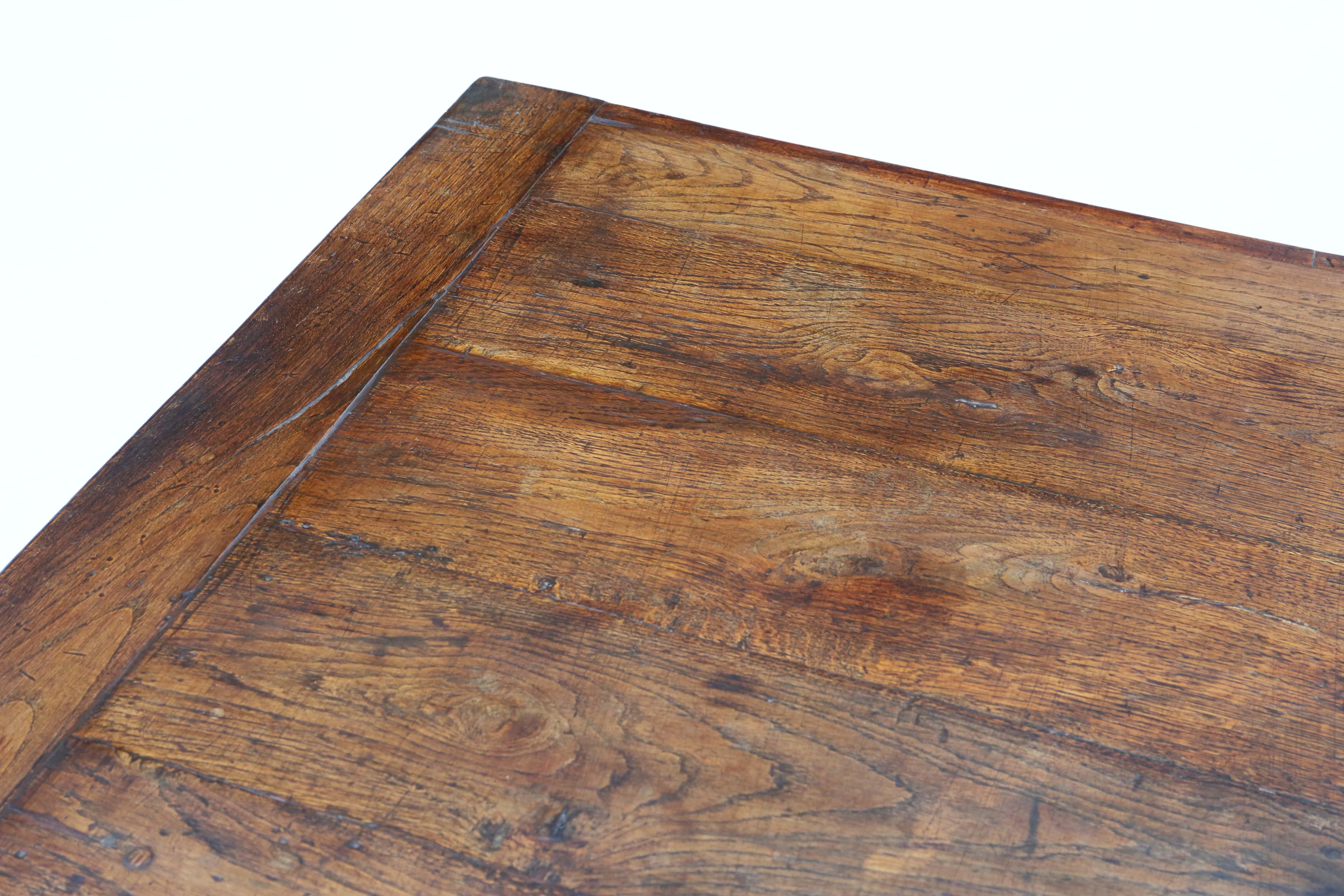 Antiquity c.1800 Oak Farmhouse Dining Table de cuisine de qualité avec tiroirs en vente 3