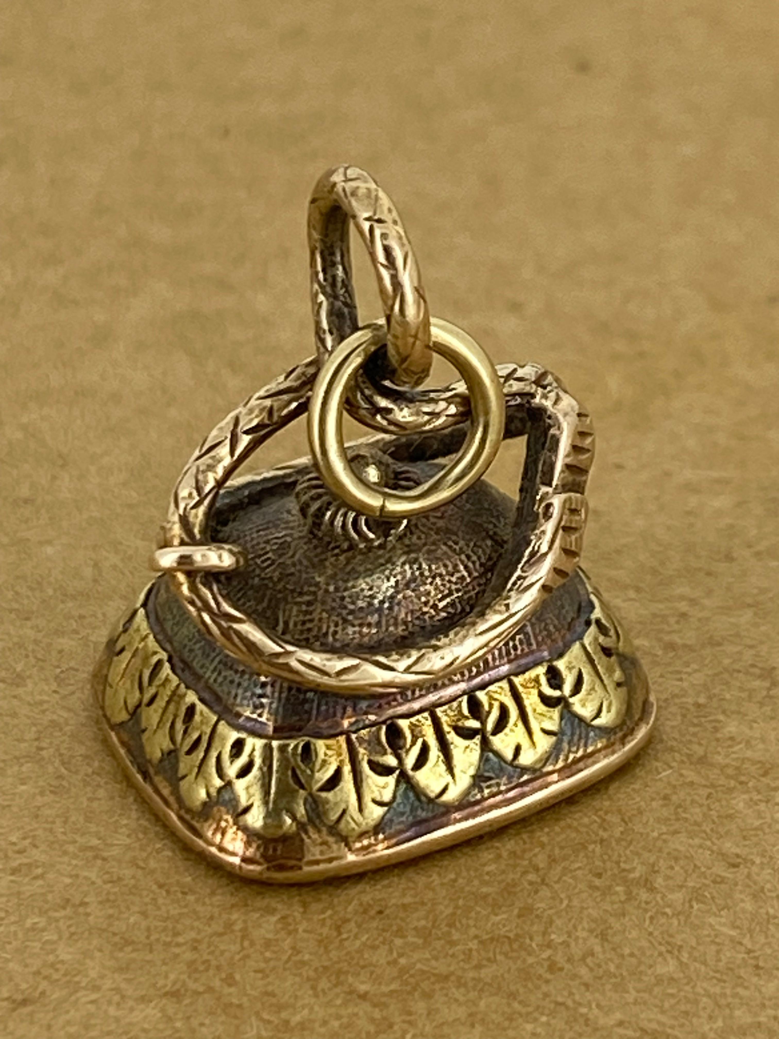 Antiker antiker c1850 Blutstein Rose Intaglio Siegel-Anhänger / Charme aus 15K Gold mit Knopfleiste (Viktorianisch)
