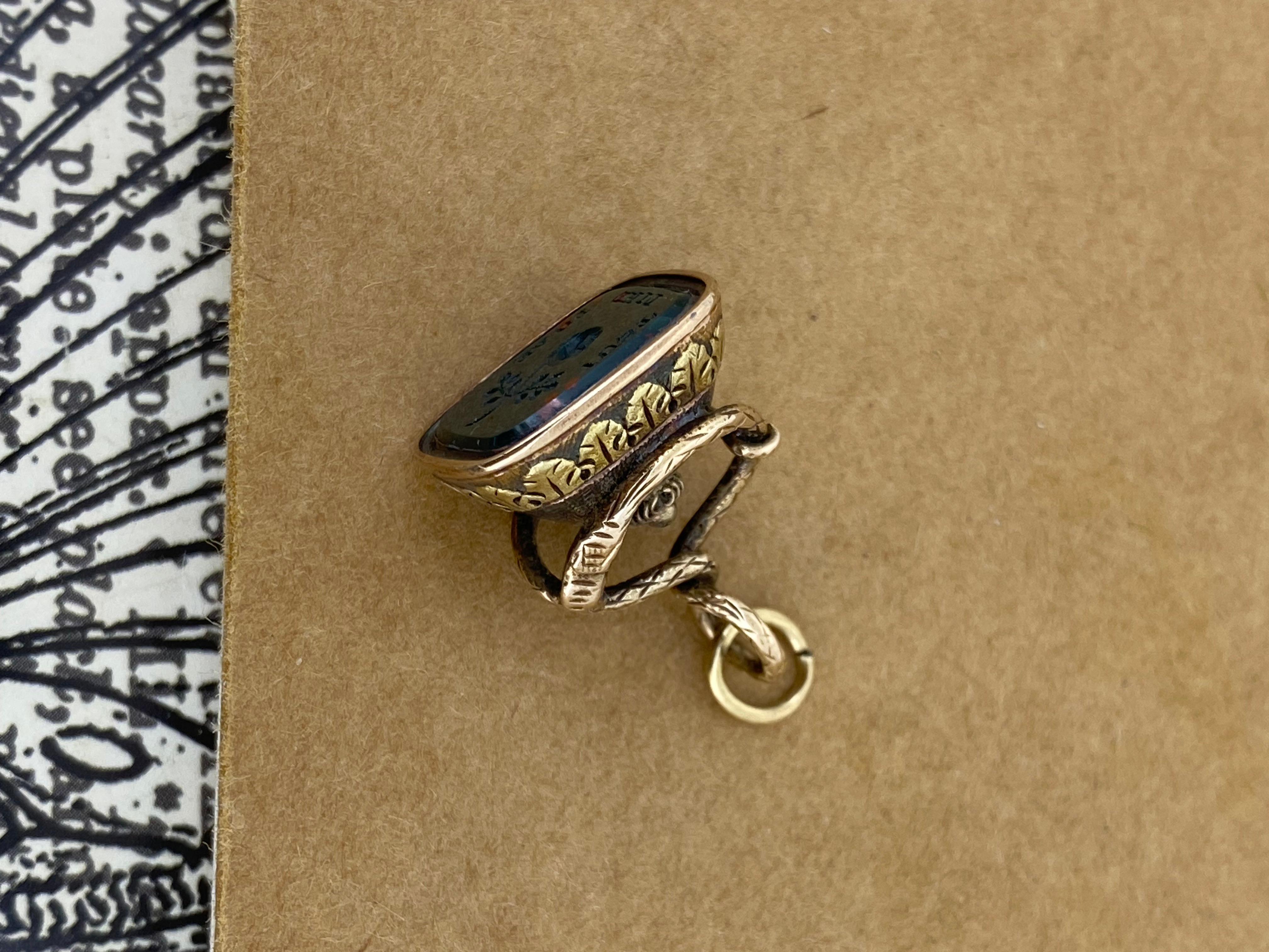 Antiker antiker c1850 Blutstein Rose Intaglio Siegel-Anhänger / Charme aus 15K Gold mit Knopfleiste für Damen oder Herren