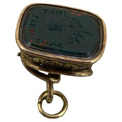 Antiker antiker c1850 Blutstein Rose Intaglio Siegel-Anhänger / Charme aus 15K Gold mit Knopfleiste