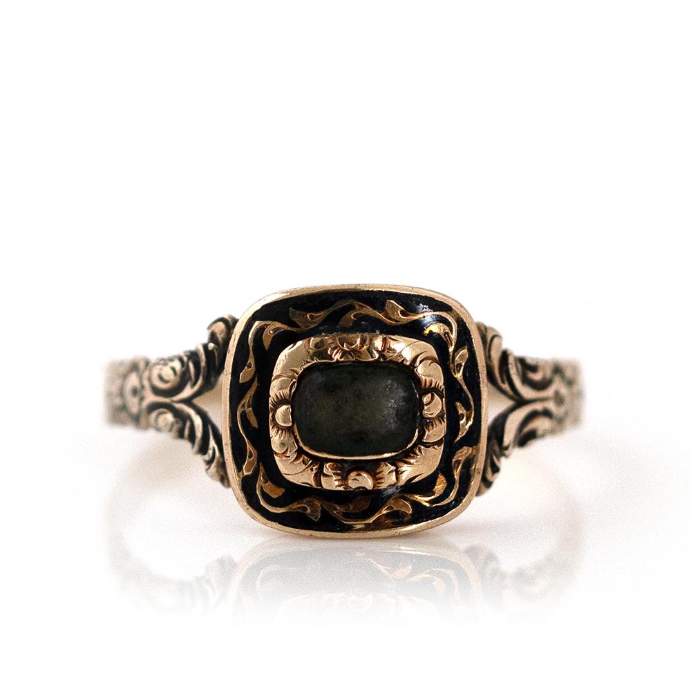 Antik ca.1860-1880 Viktorianischer Gold-Emaille-Trauerring im Angebot 3
