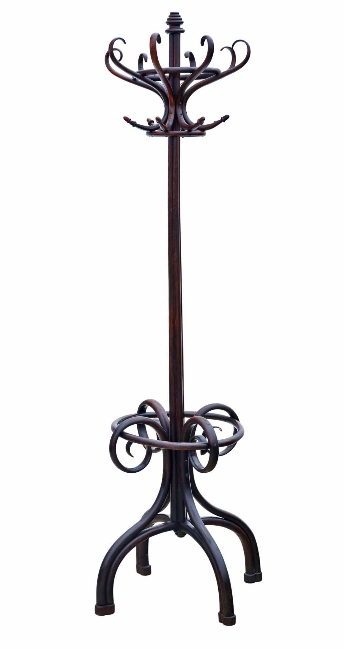Ancien c.1900 Bentwood Hall Stand - Fine Quality for Hats, Coats, Sticks and Umbrellas

Porte-manteau en bois courbé du début du 20e siècle, d'un âge, d'une couleur et d'une patine attrayants. Pleine de charme et de caractère, cette rare trouvaille