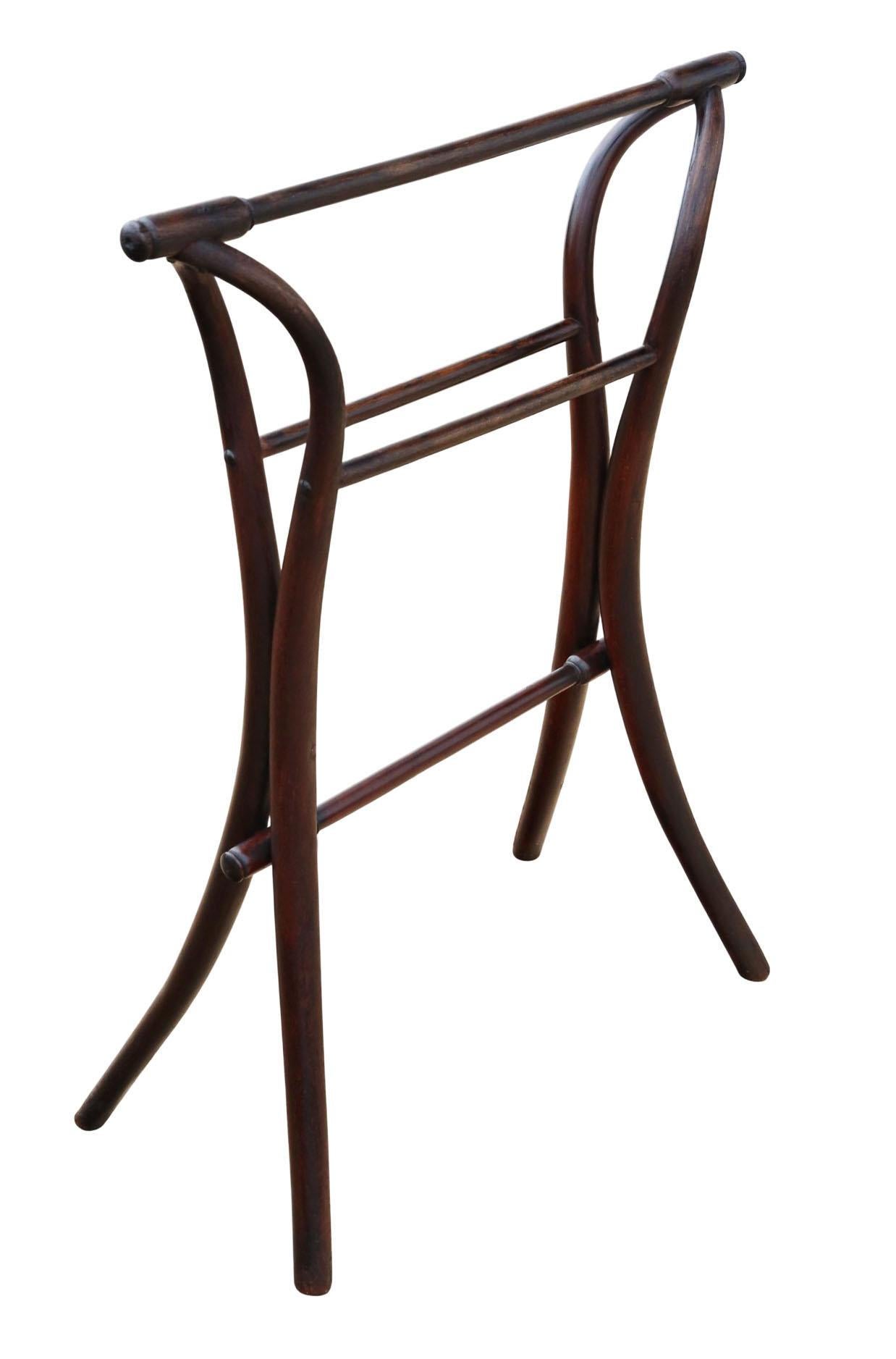 Britannico Antico portasciugamani in legno di bentwood del 1900 con 4 guide - Qualità pregiata in vendita