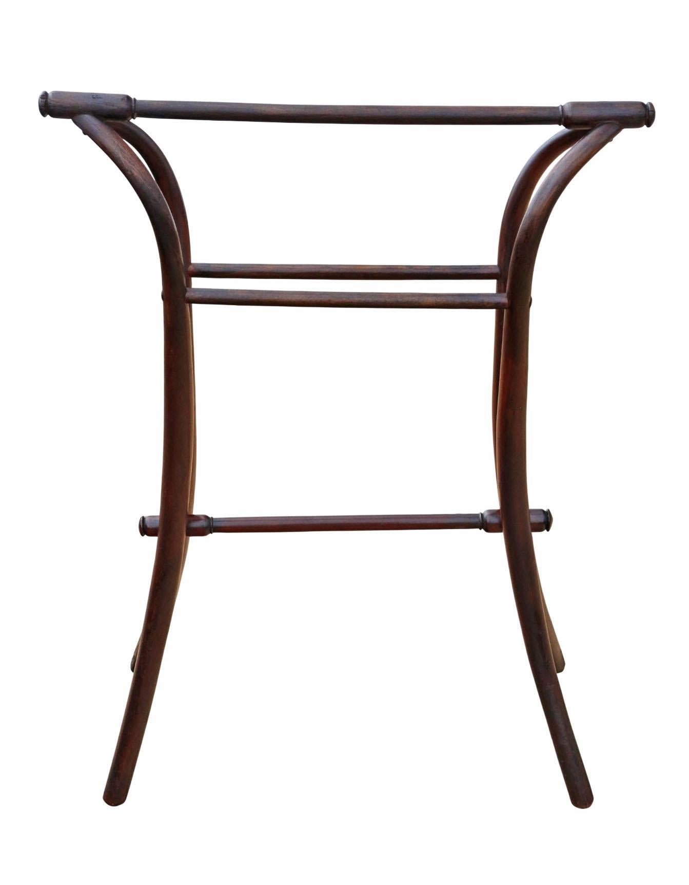 Inizio XX secolo Antico portasciugamani in legno di bentwood del 1900 con 4 guide - Qualità pregiata in vendita