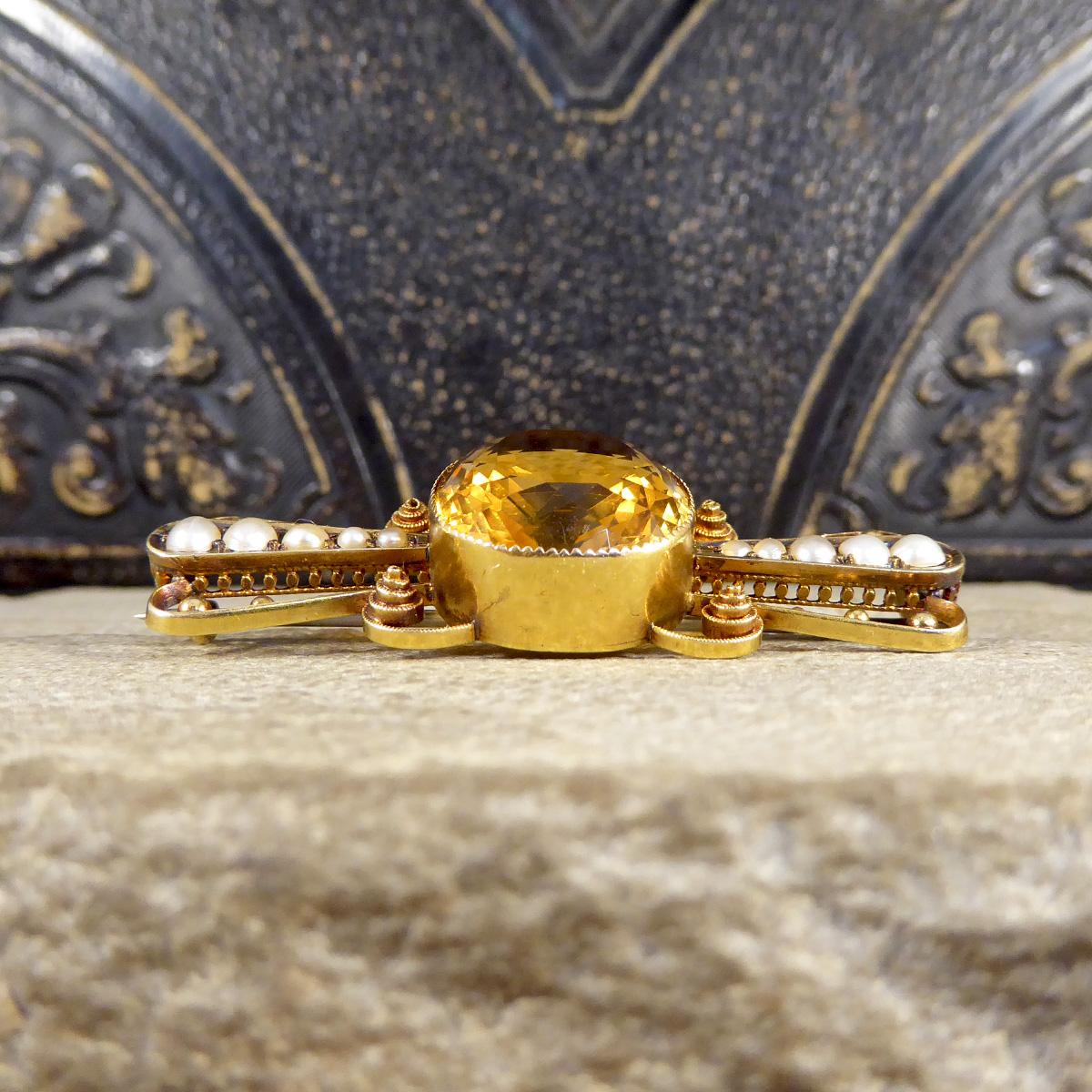 Antike Citrin-Brosche mit Kragen und Perlen- und Punkt-Deko-Ohrringe aus Gold, 1900 im Angebot 1